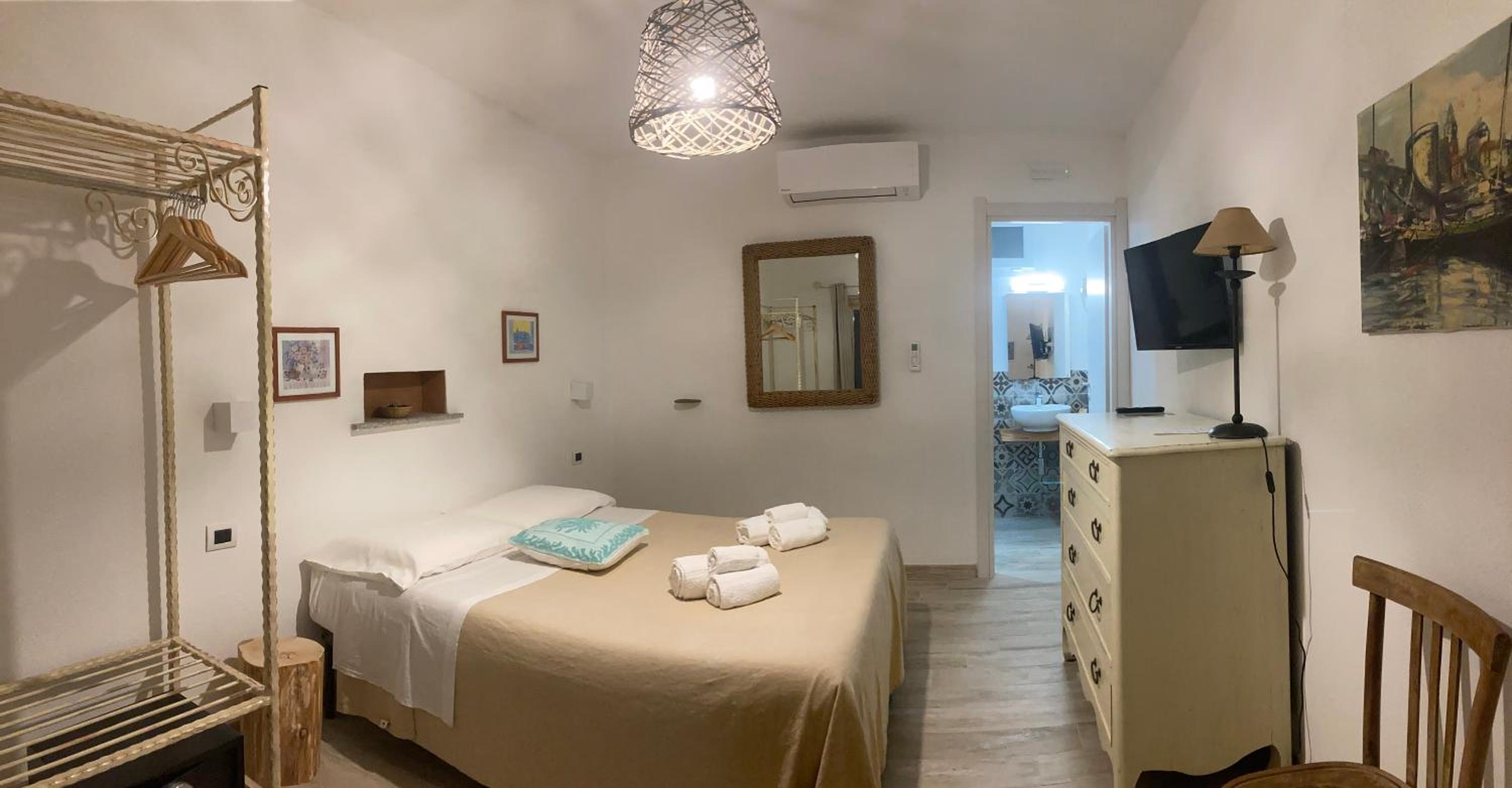 Deluxe Double or Twin Room with Sea View photo 1