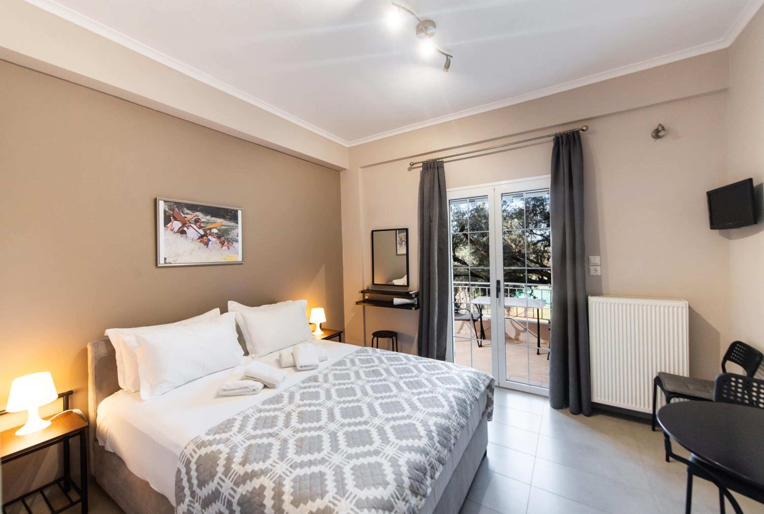 Studio (2 Adults)