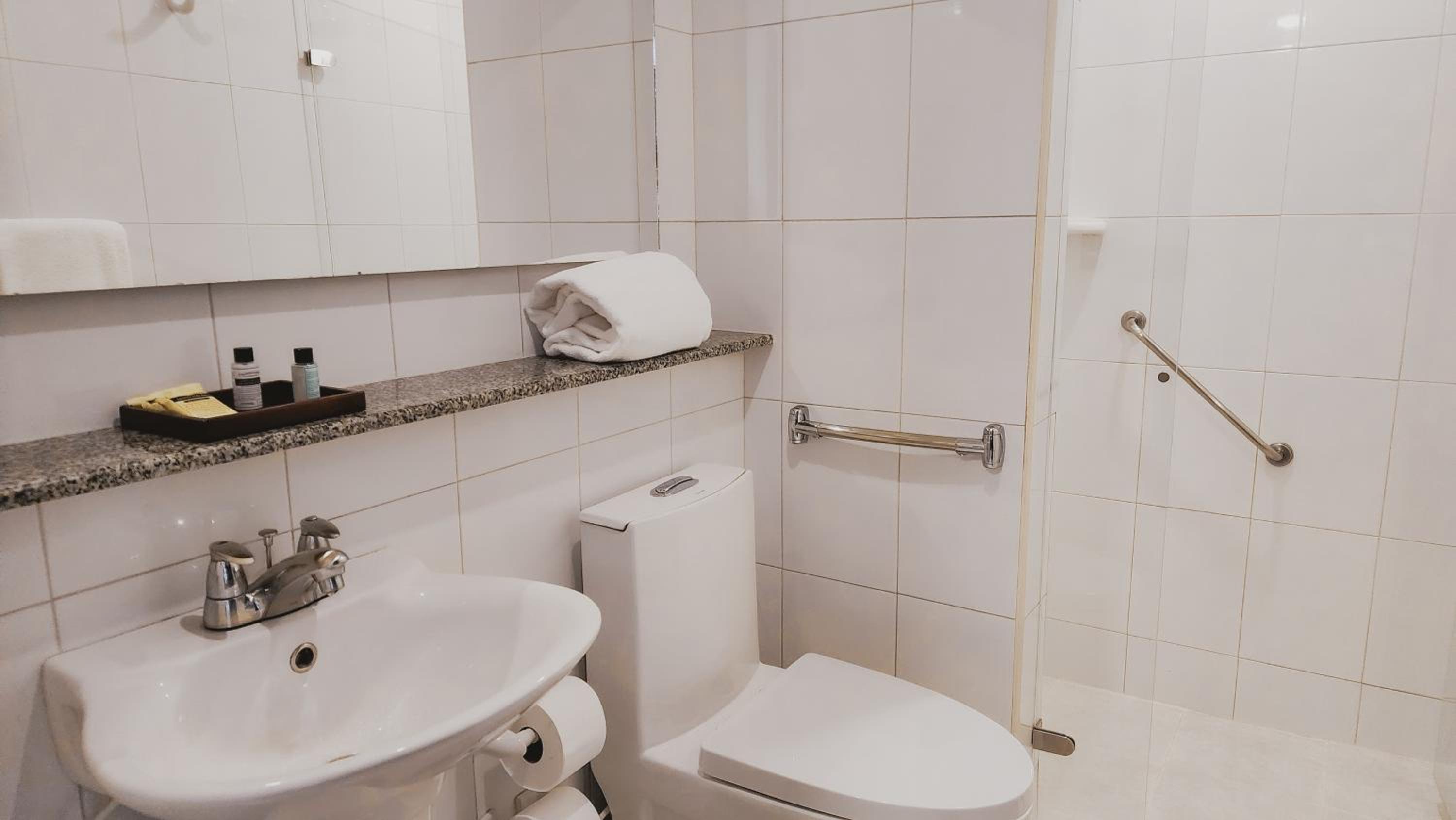 Standard Double Room - Photo 5