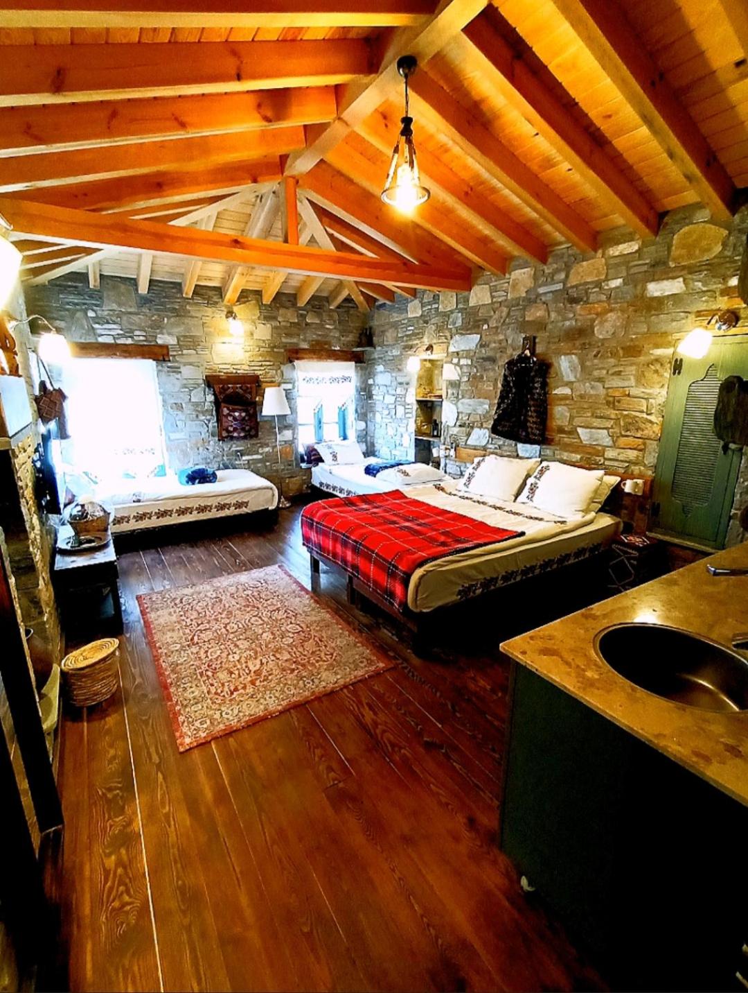 Family Room with Mountain View photo 1