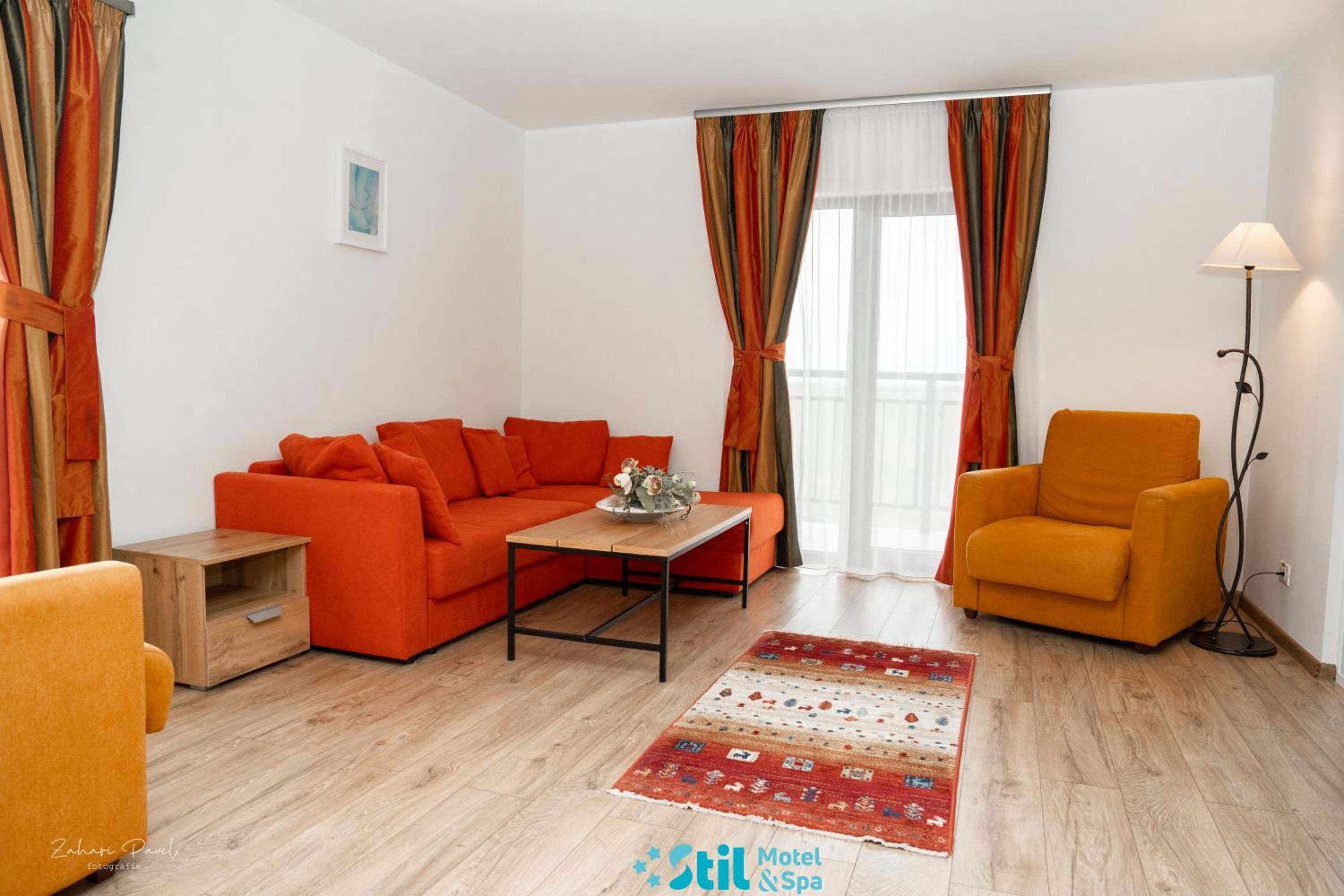 Apartment with Balcony photo 3