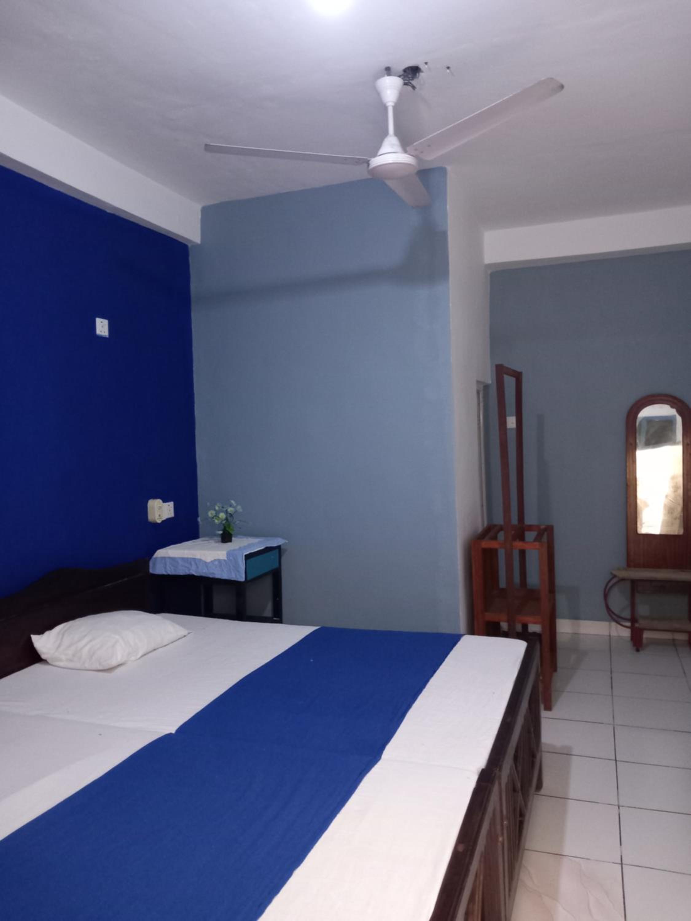 Economy Double Room photo 3