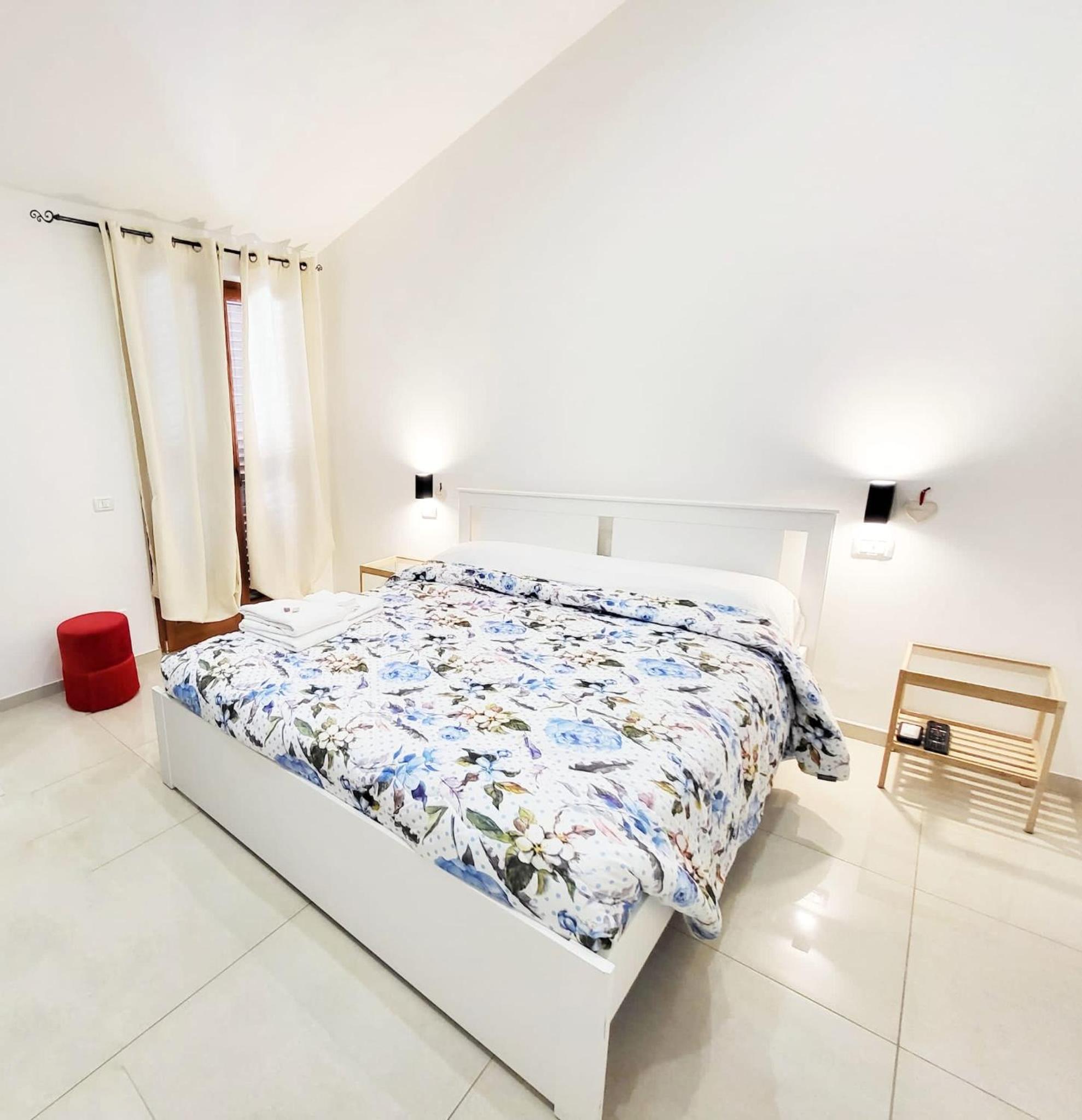 Large Double Room photo 1