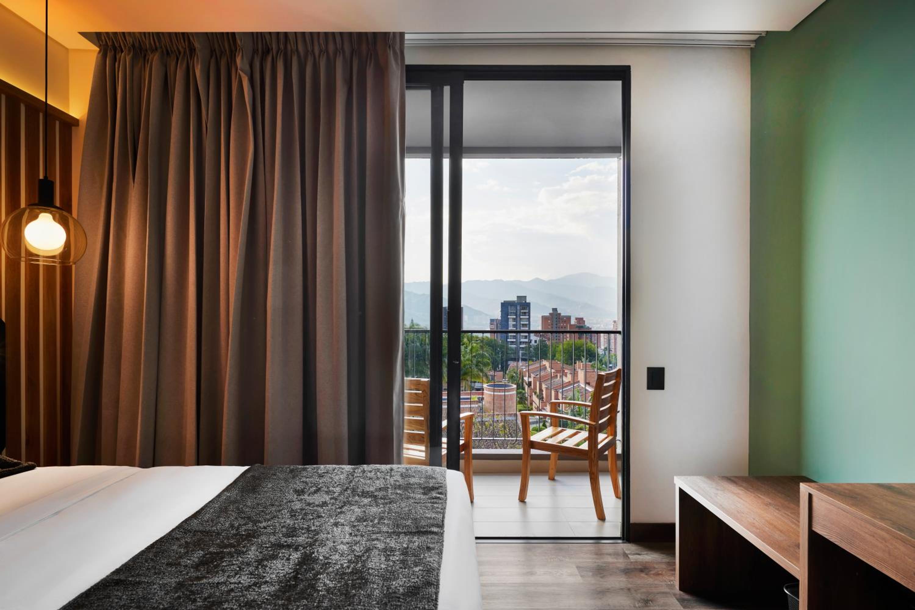Twin Room with Balcony photo 3