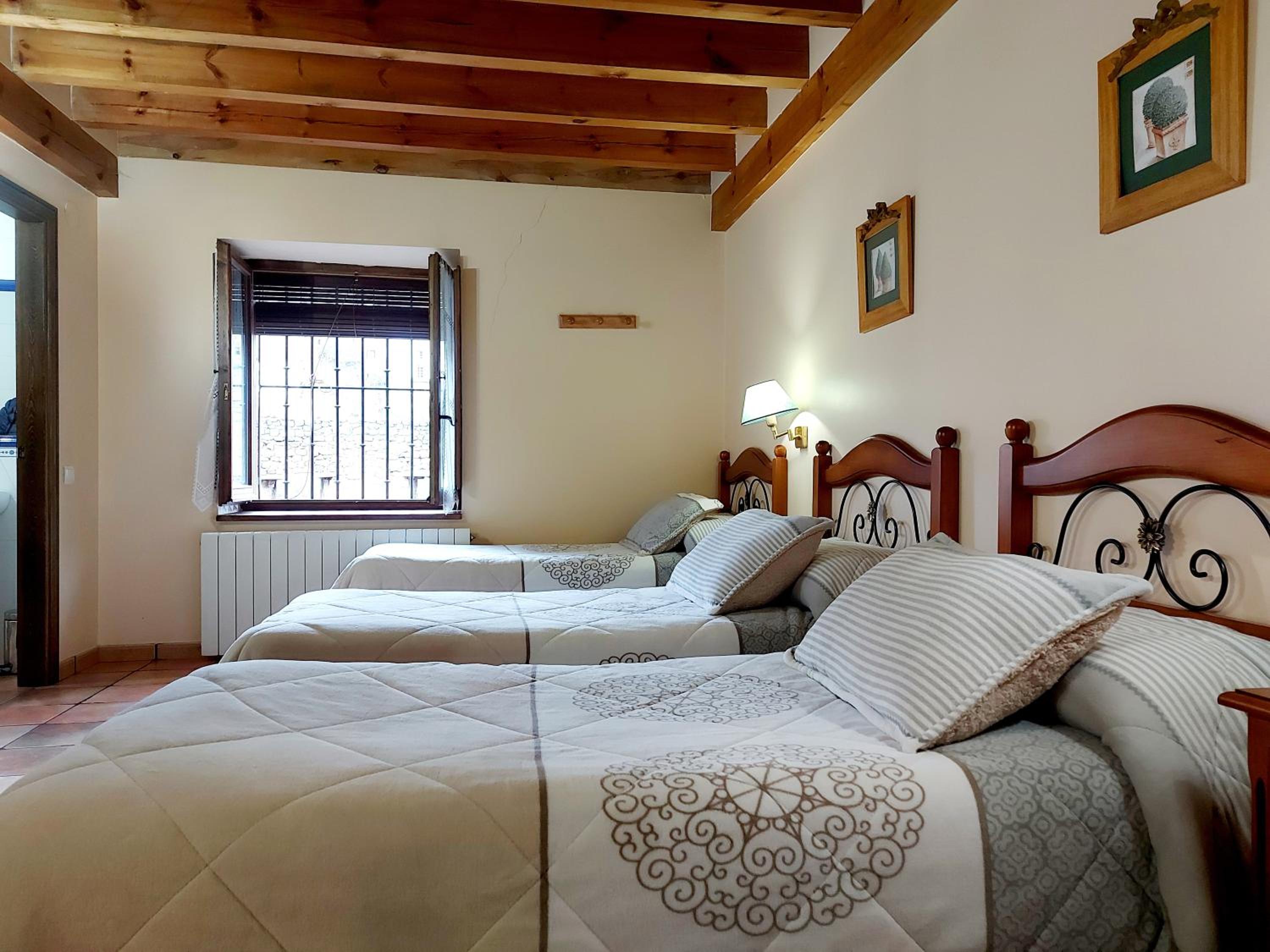 Habitación Triple con Baño Privado
