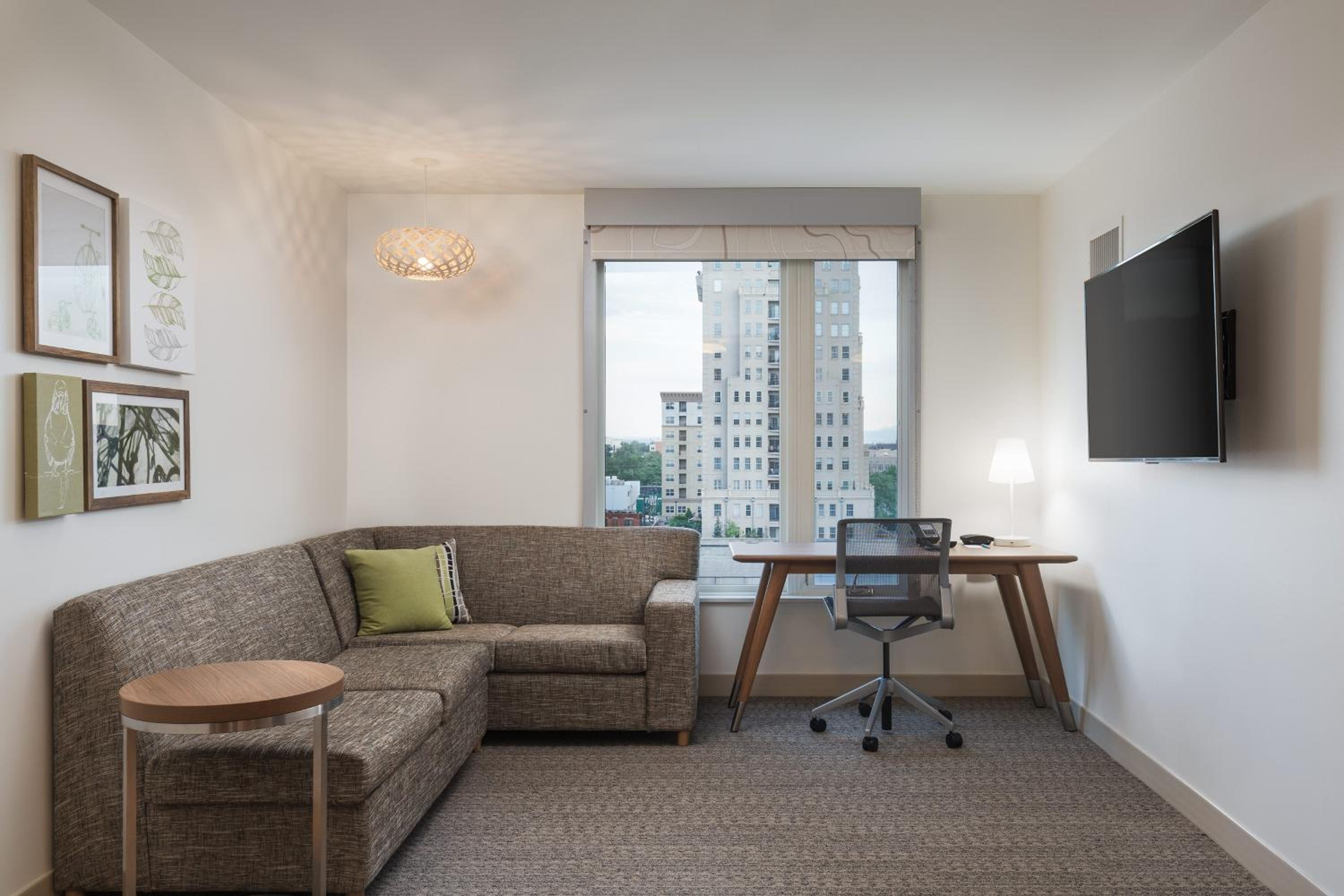 1 Bedroom Suite, 1 King, Sofa bed - Photo 11
