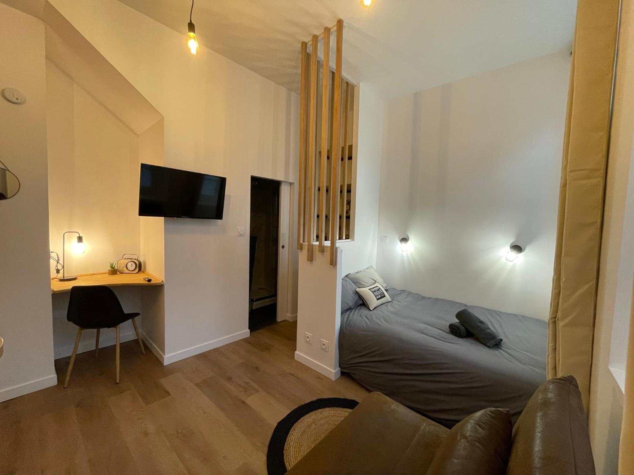 One-Bedroom Apartment - Photo 9