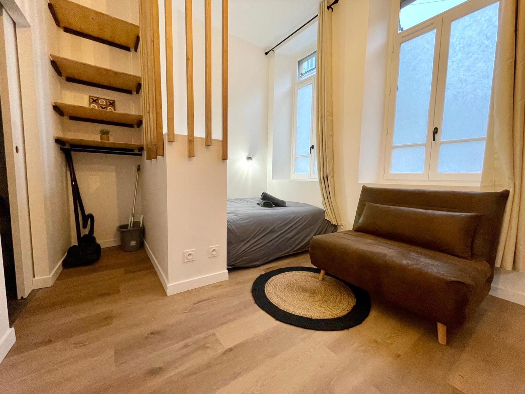 One-Bedroom Apartment - Photo 15