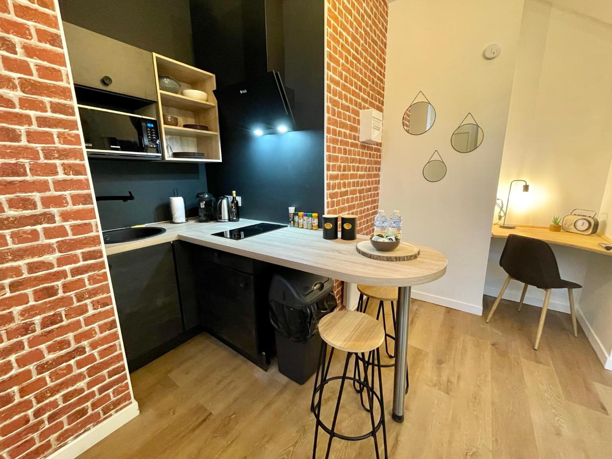 One-Bedroom Apartment - Photo 23