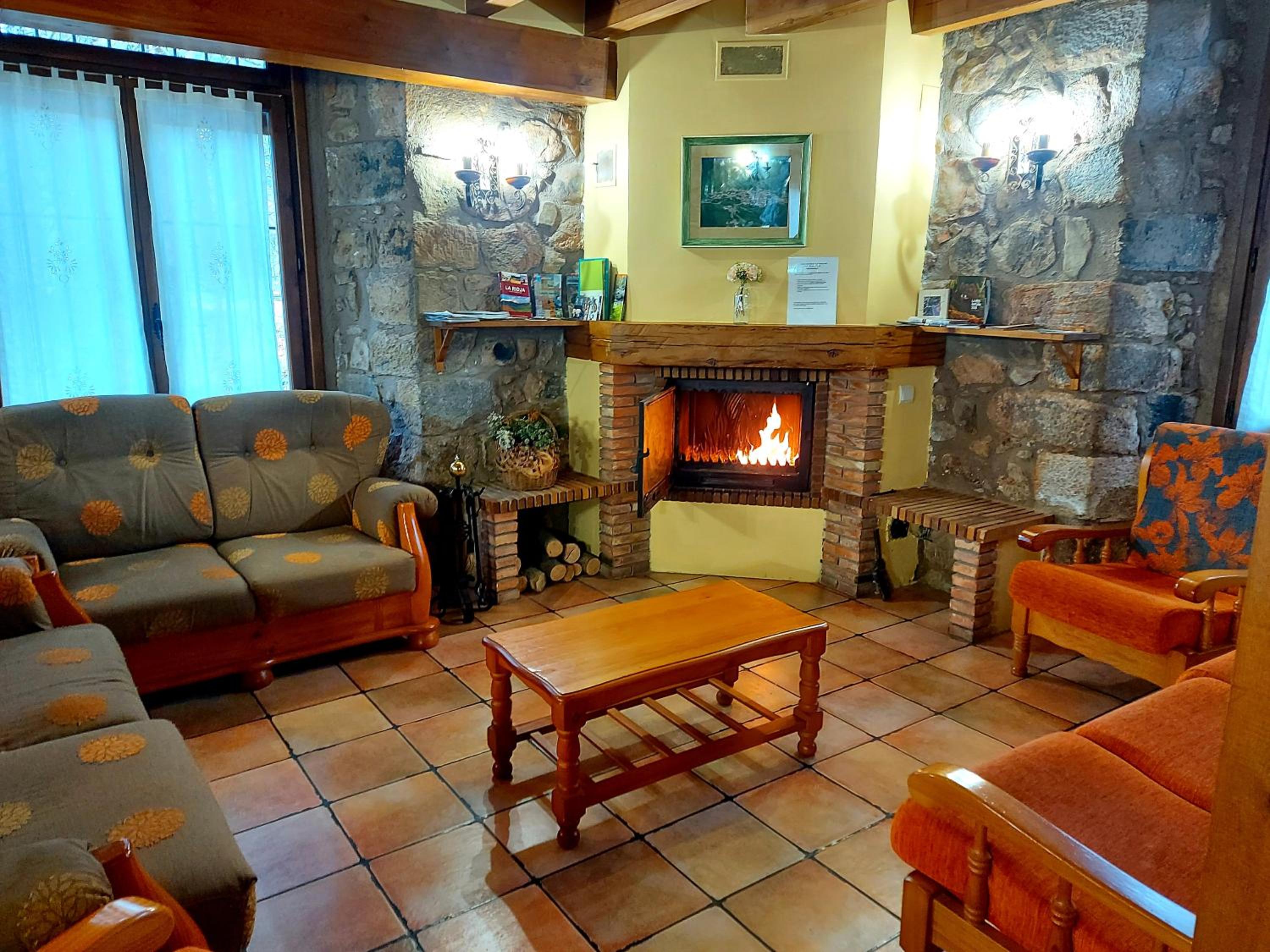 Six-Bedroom House photo 2