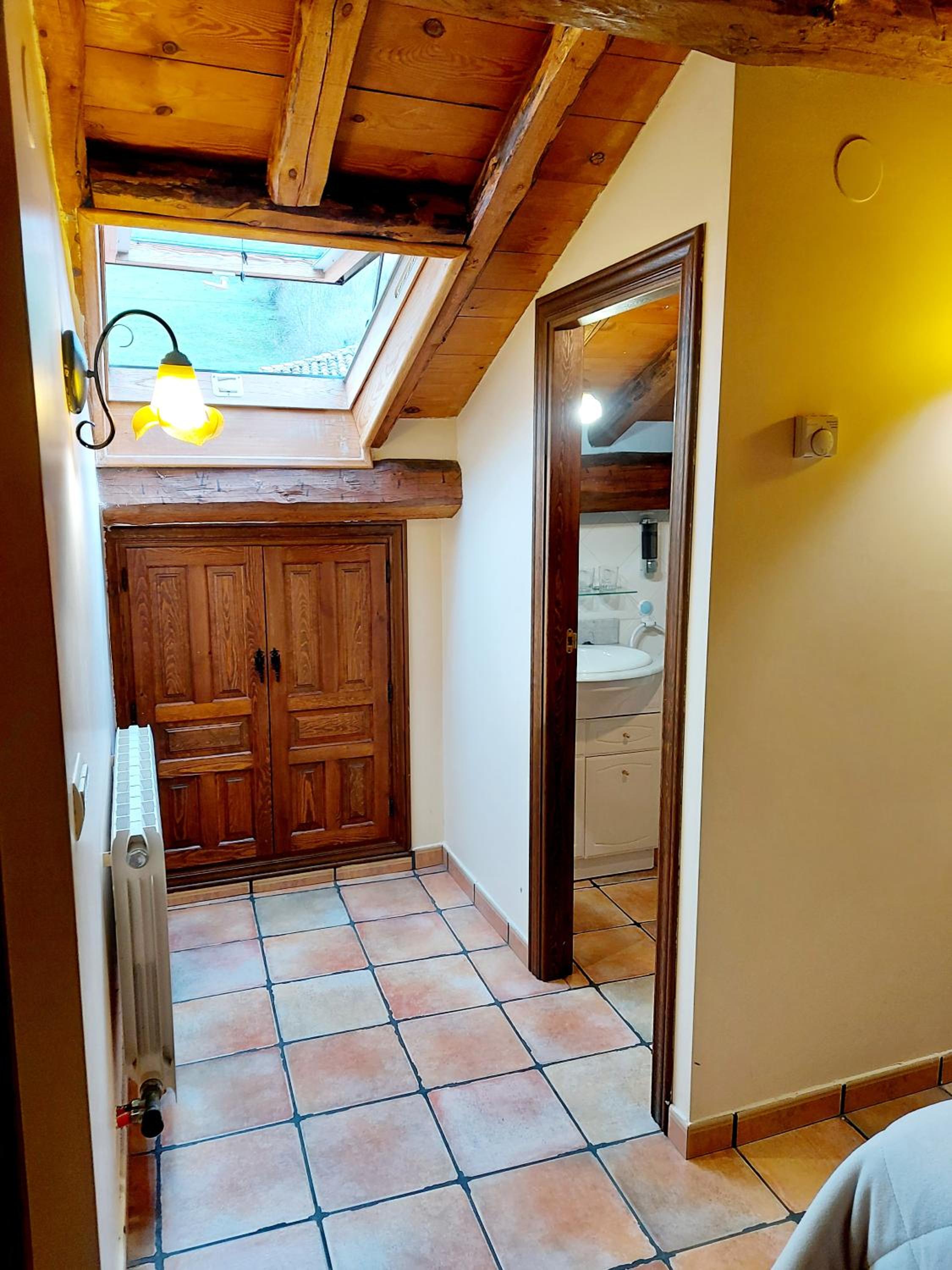 Double Room With Private Bathroom photo 2
