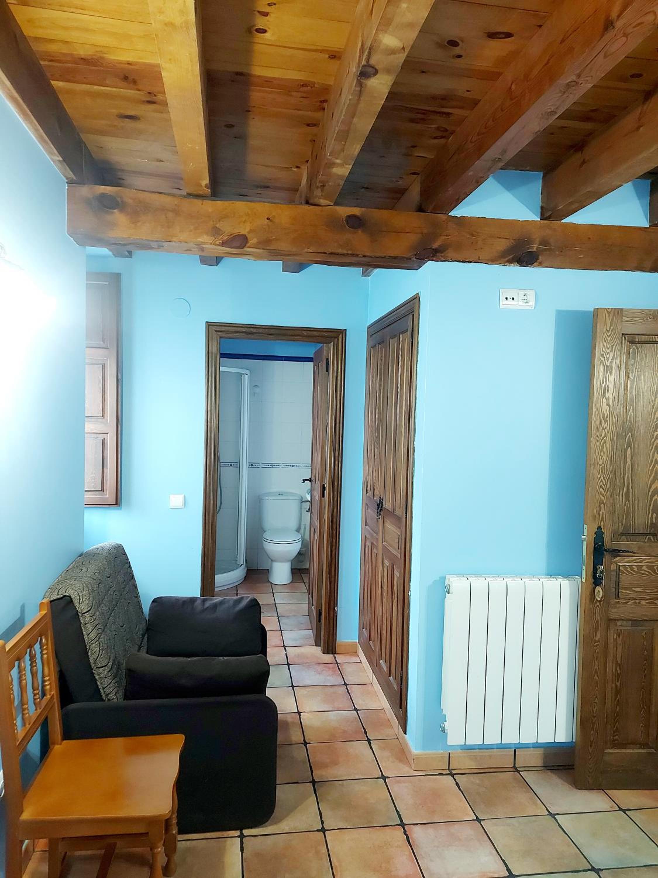 Twin Room With Private Bathroom photo 3
