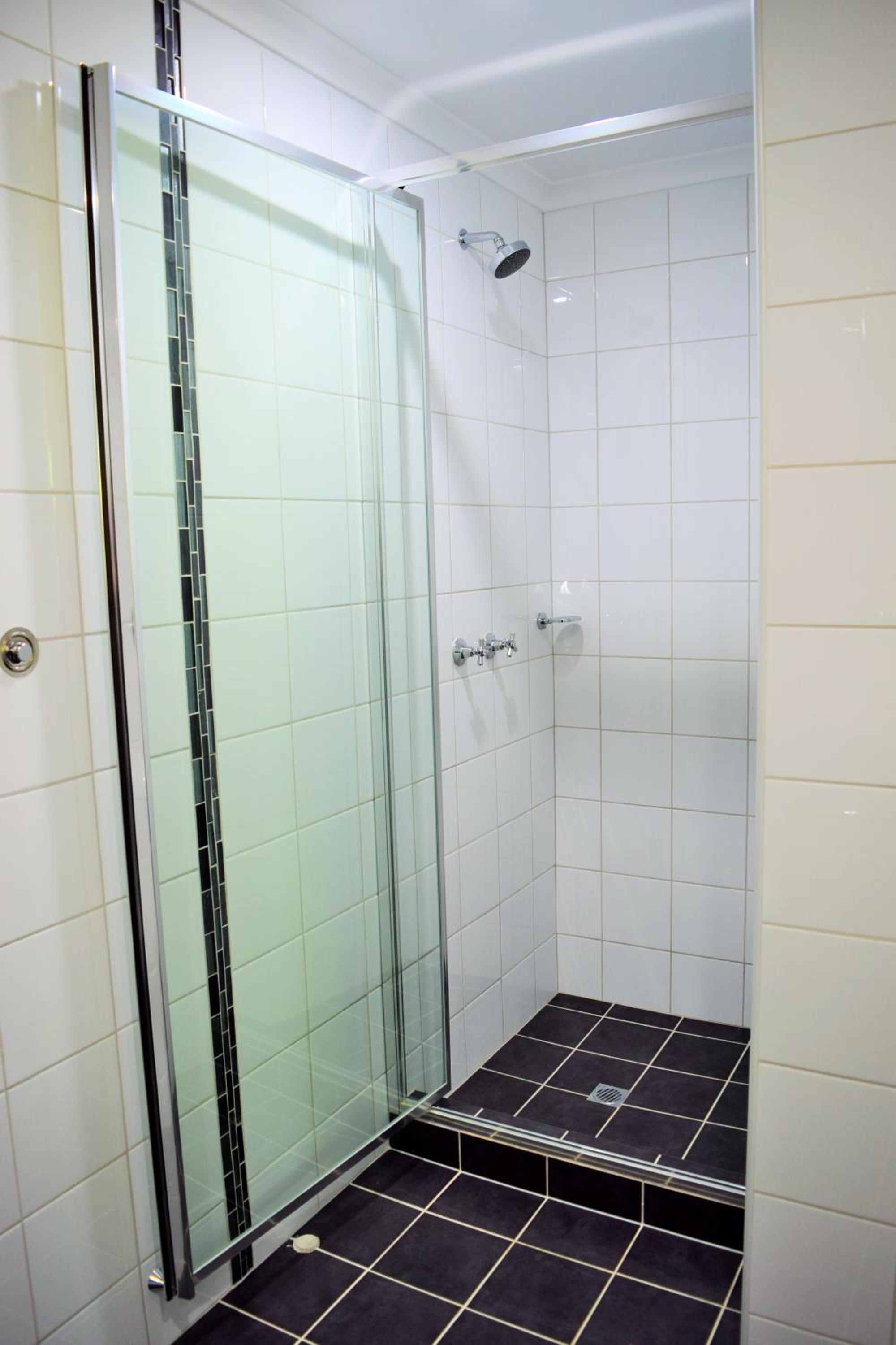 (Pet Friendly) Deluxe One-Bedroom Apartment photo 3