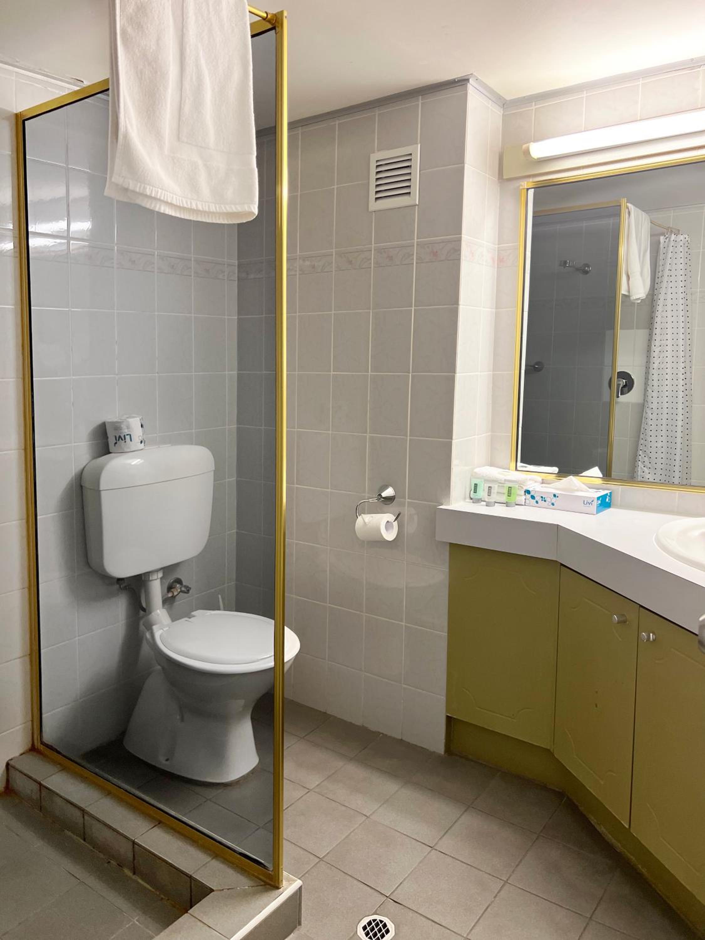 Standard King Room - Photo 2
