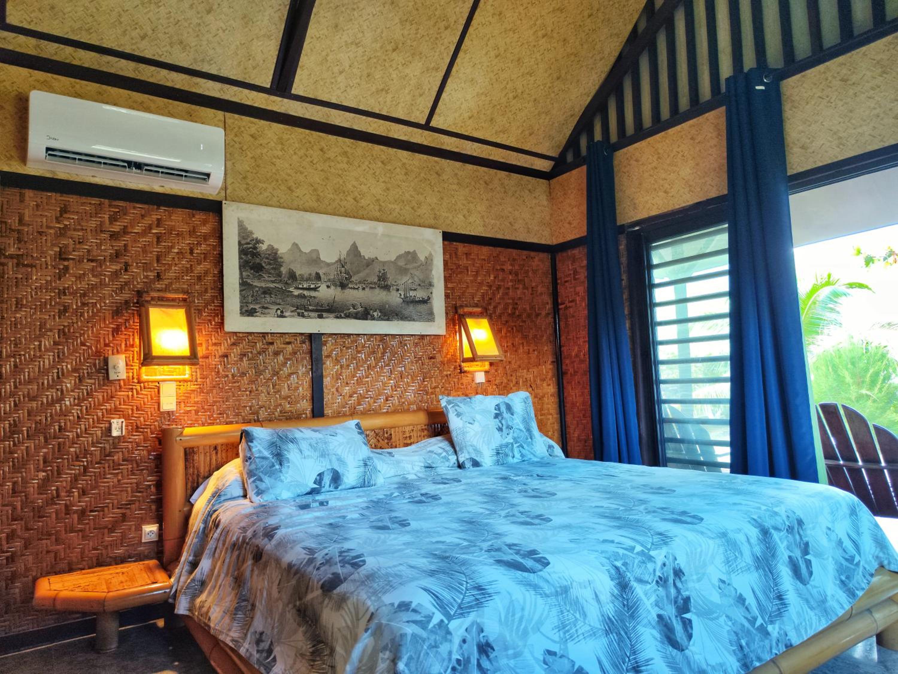 Bungalow with Lagoon View