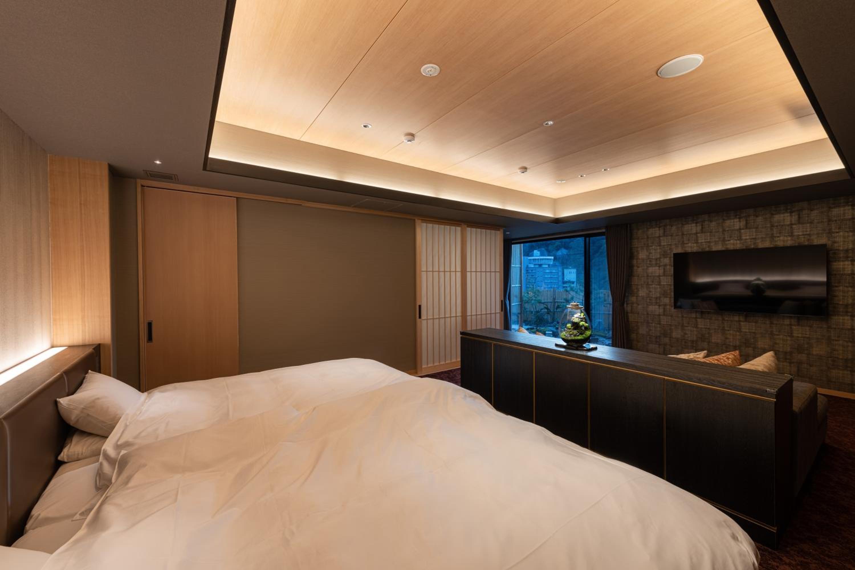 Twin Room with Private Bathroom
