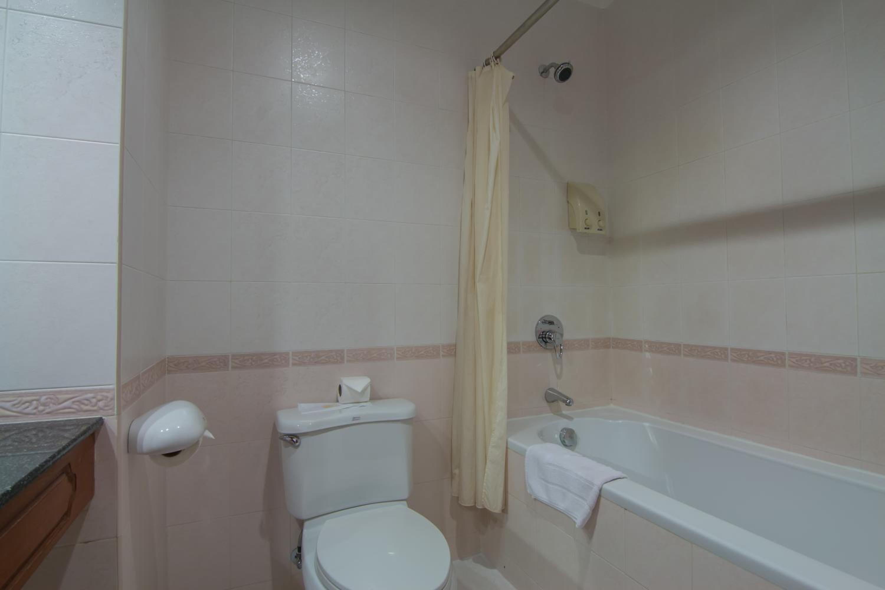 Deluxe Double Room - Photo 22
