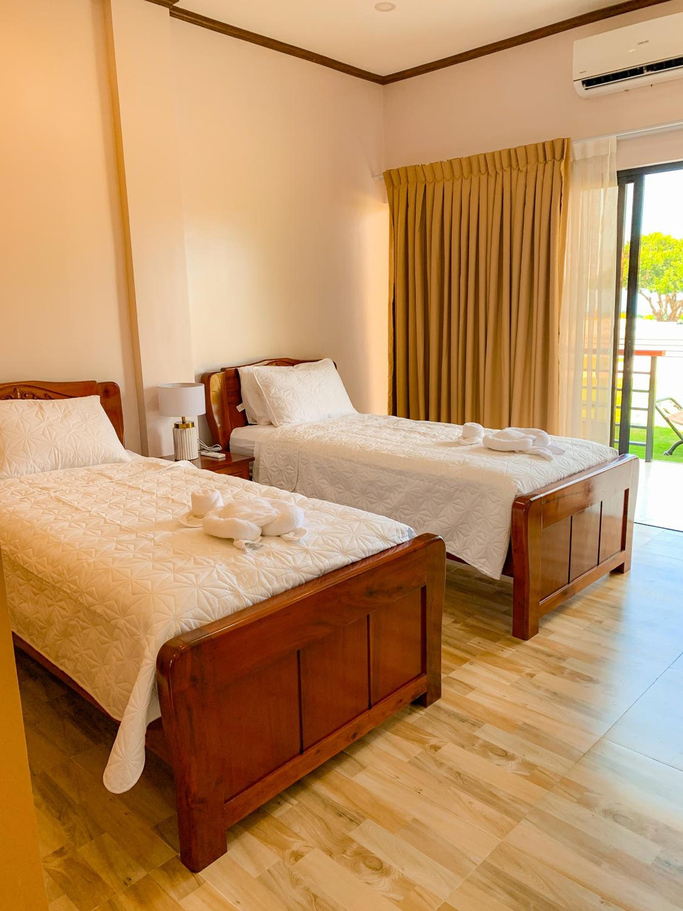 Deluxe Double or Twin Room with Pool View photo 1
