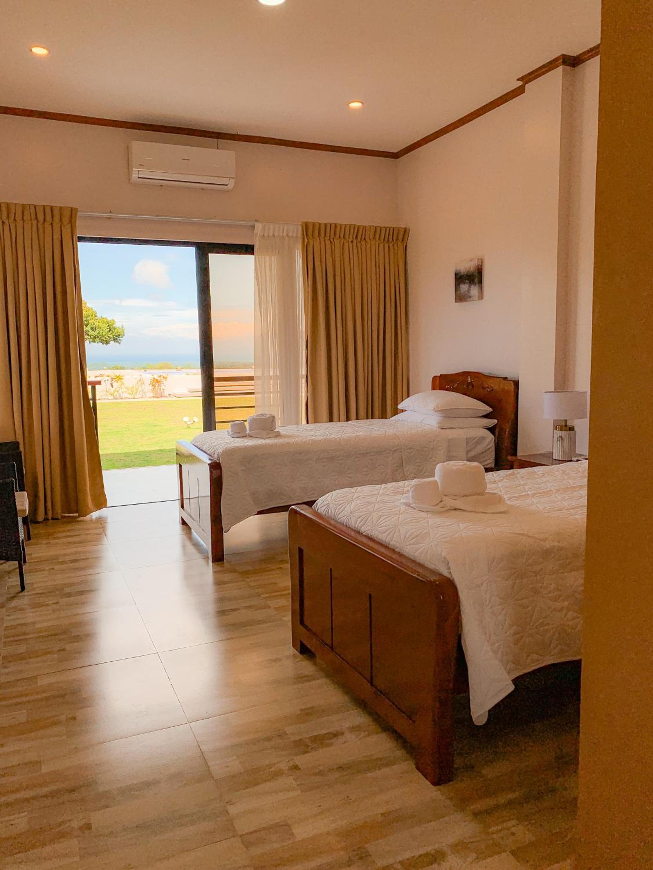 Deluxe Double or Twin Room with Pool View photo 2