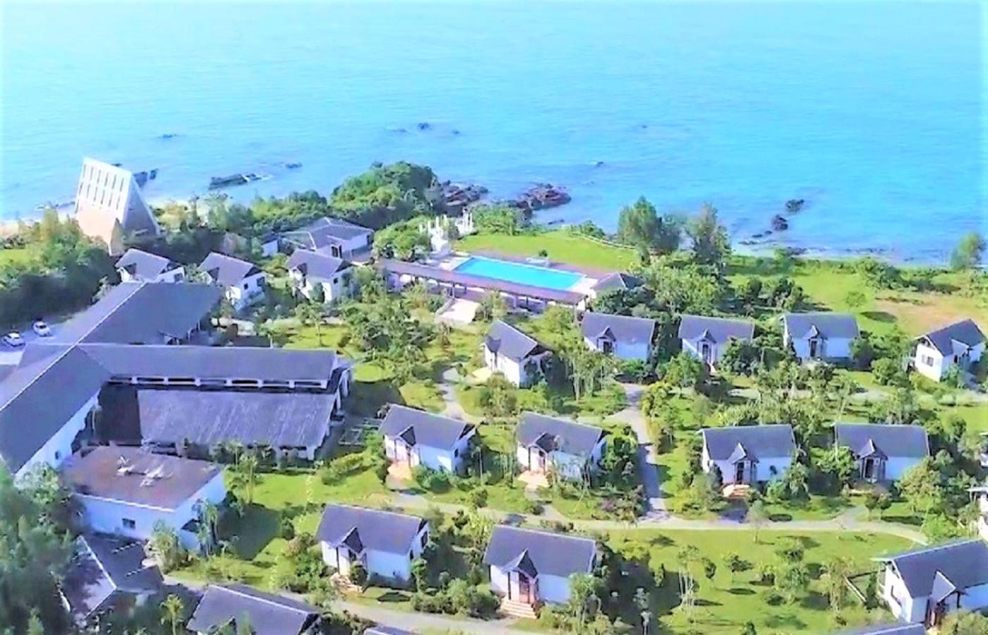 Three-Bedroom Villa with Sea View and Terrace photo 3