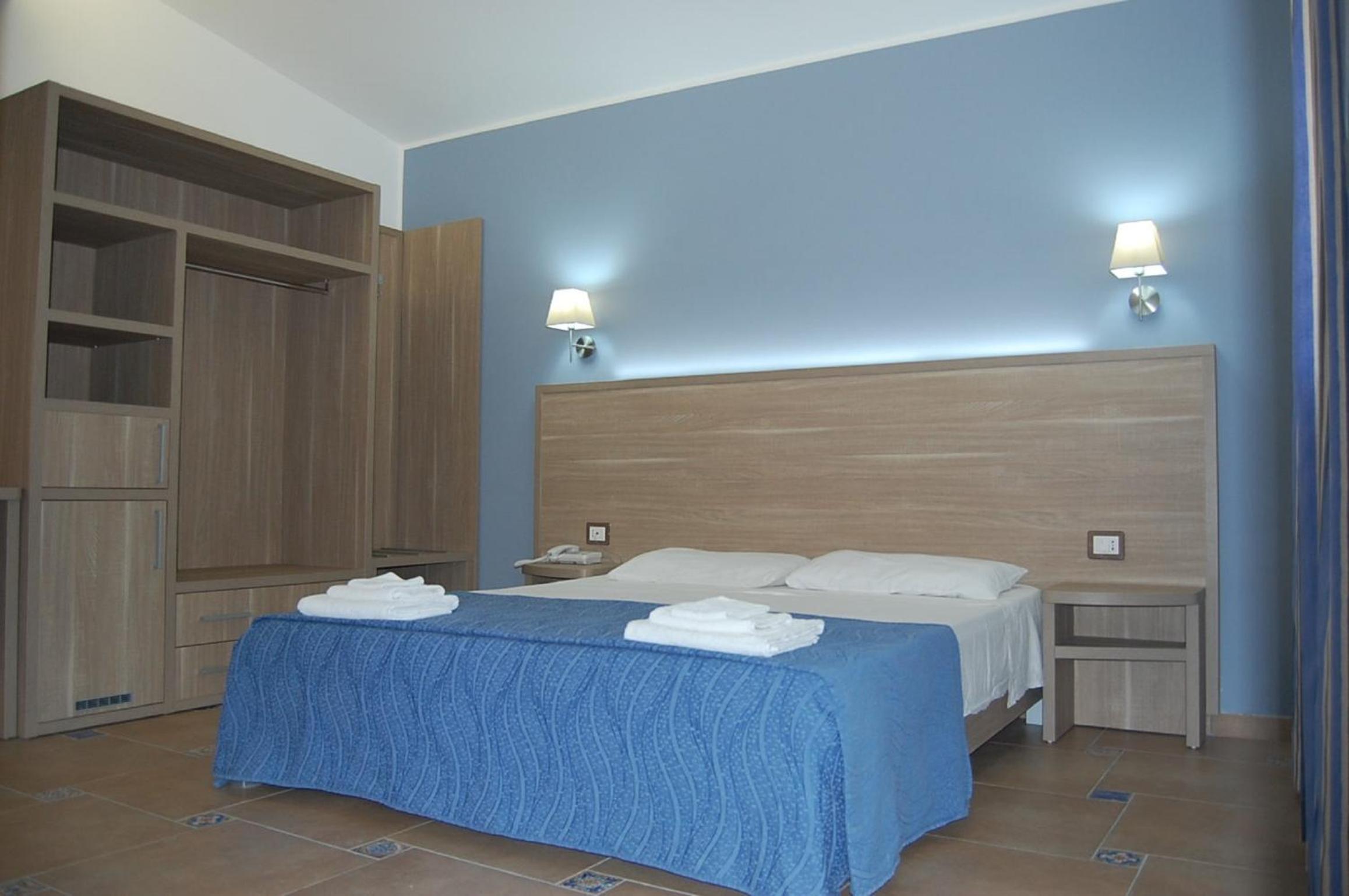 One-Bedroom Apartment - Photo 5
