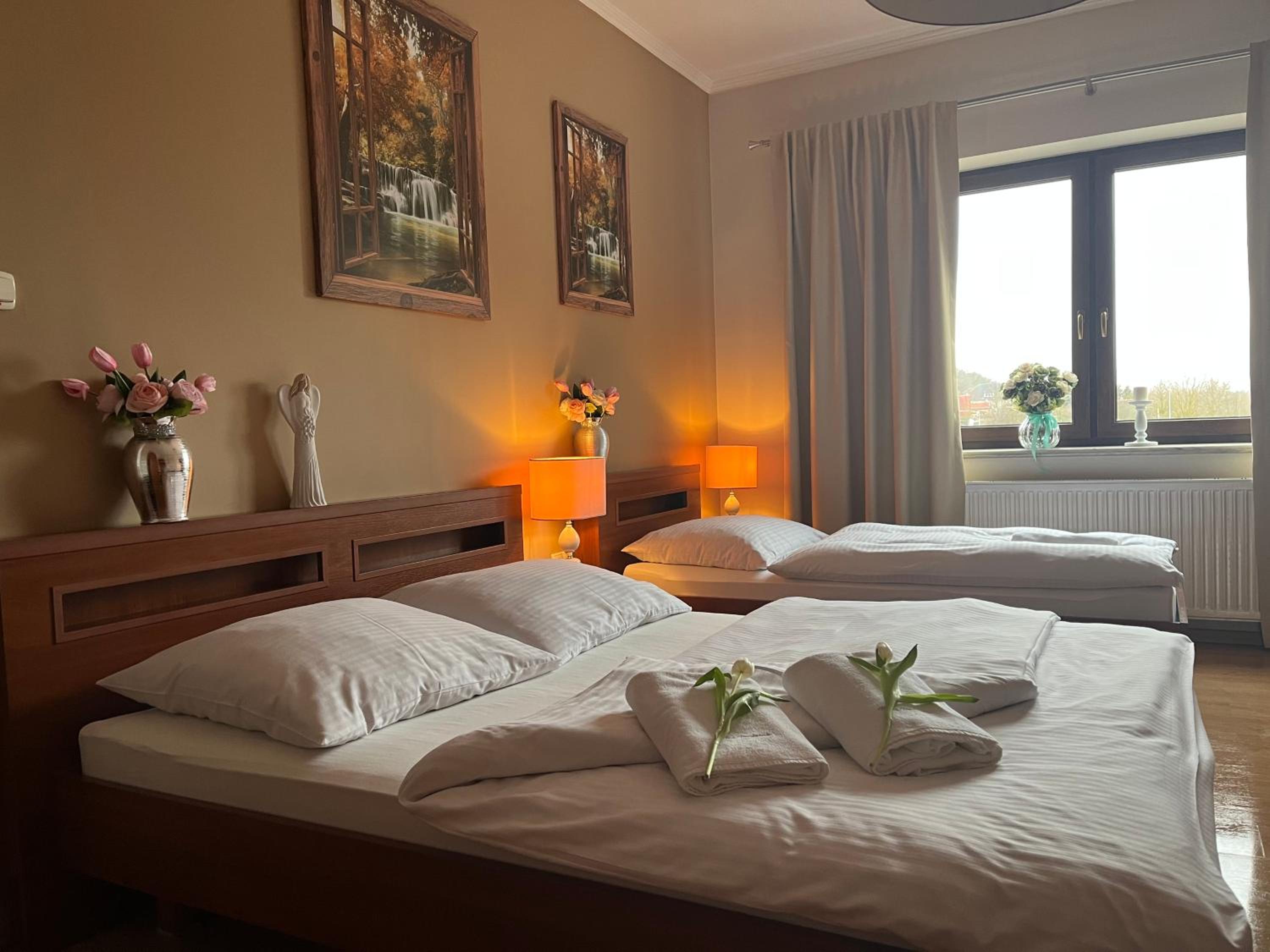Large Double or Twin Room - Photo 4