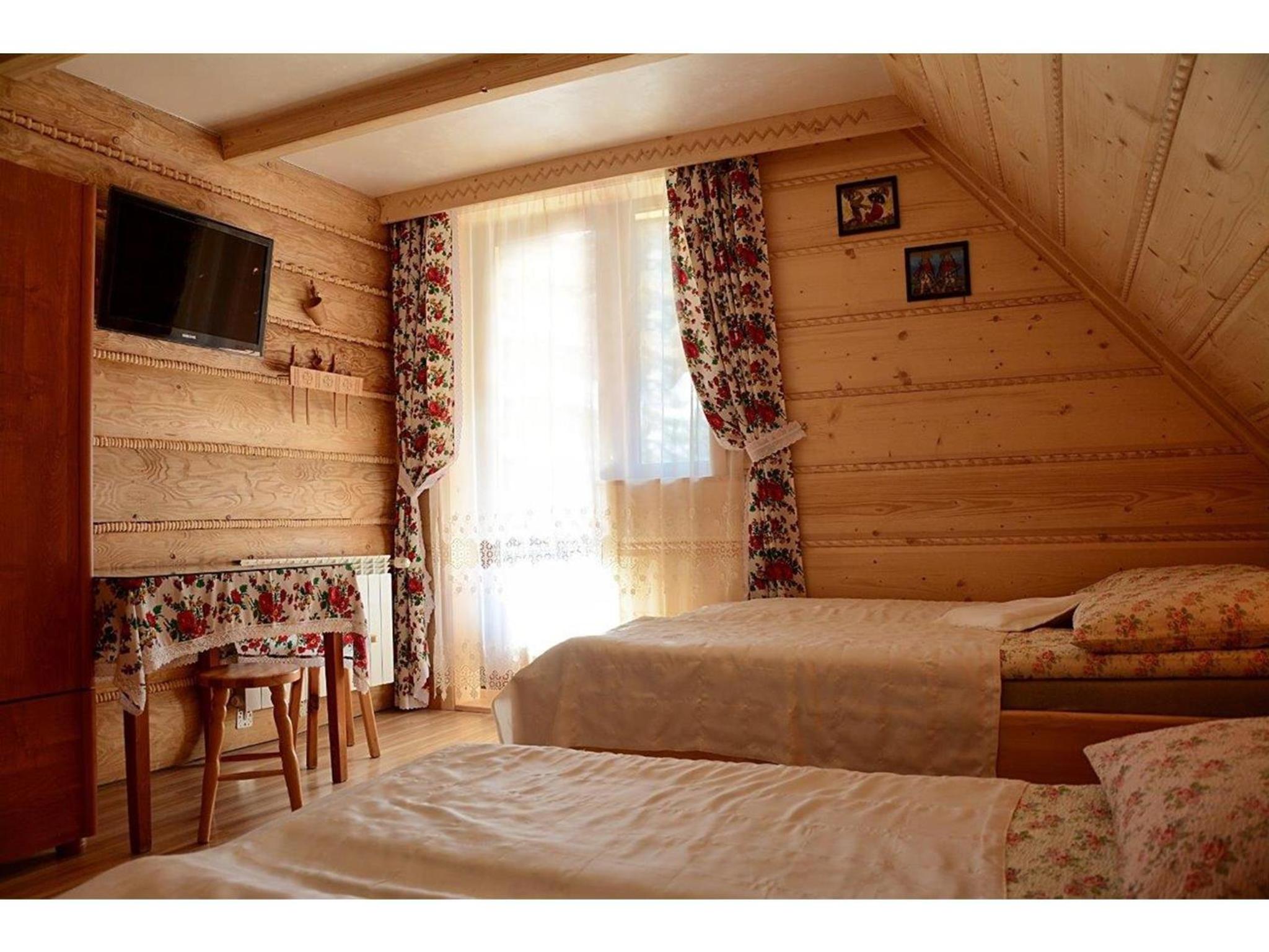 Quadruple Room with Double Bed and Balcony - Photo 13