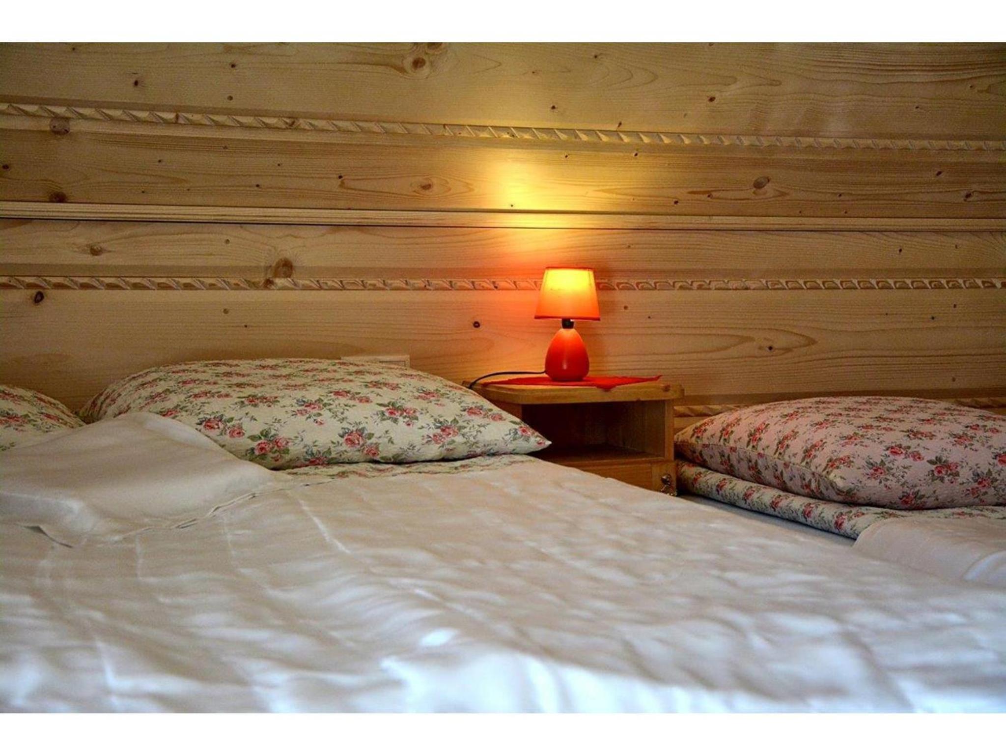 Quadruple Room with Double Bed and Balcony - Photo 11