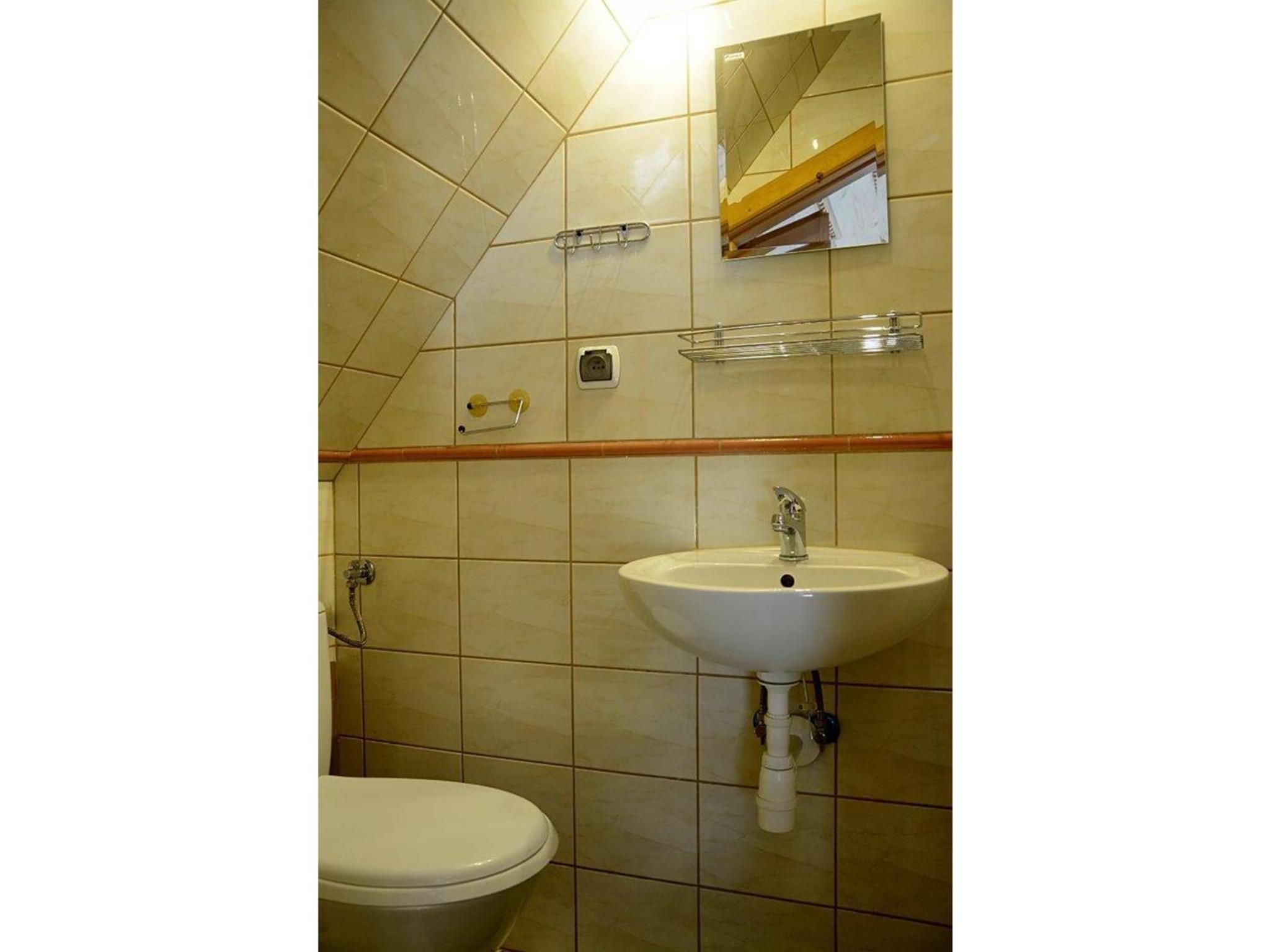 Quadruple Room with Double Bed and Balcony - Photo 10