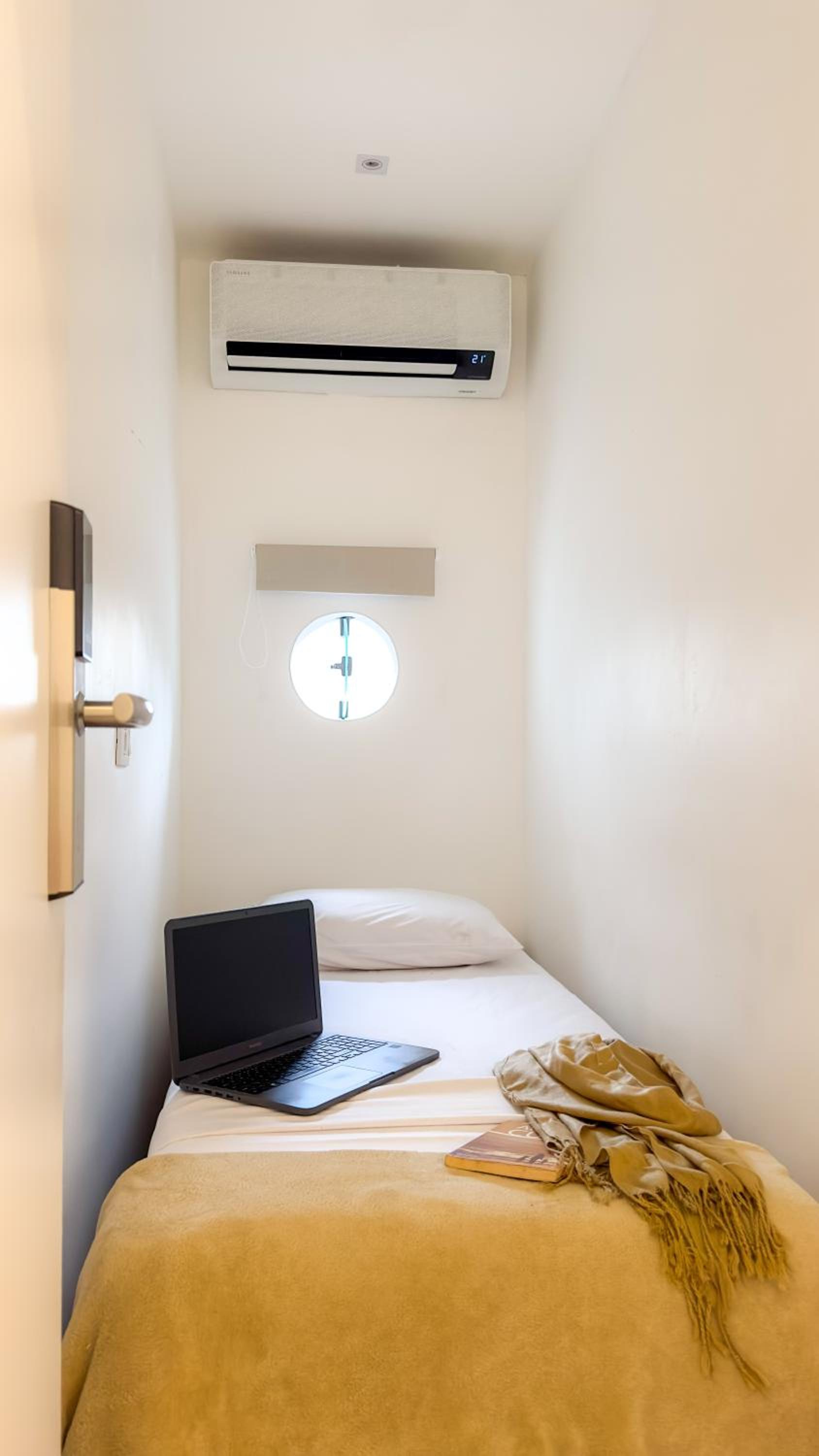 Capsule Room (Small Single Room)