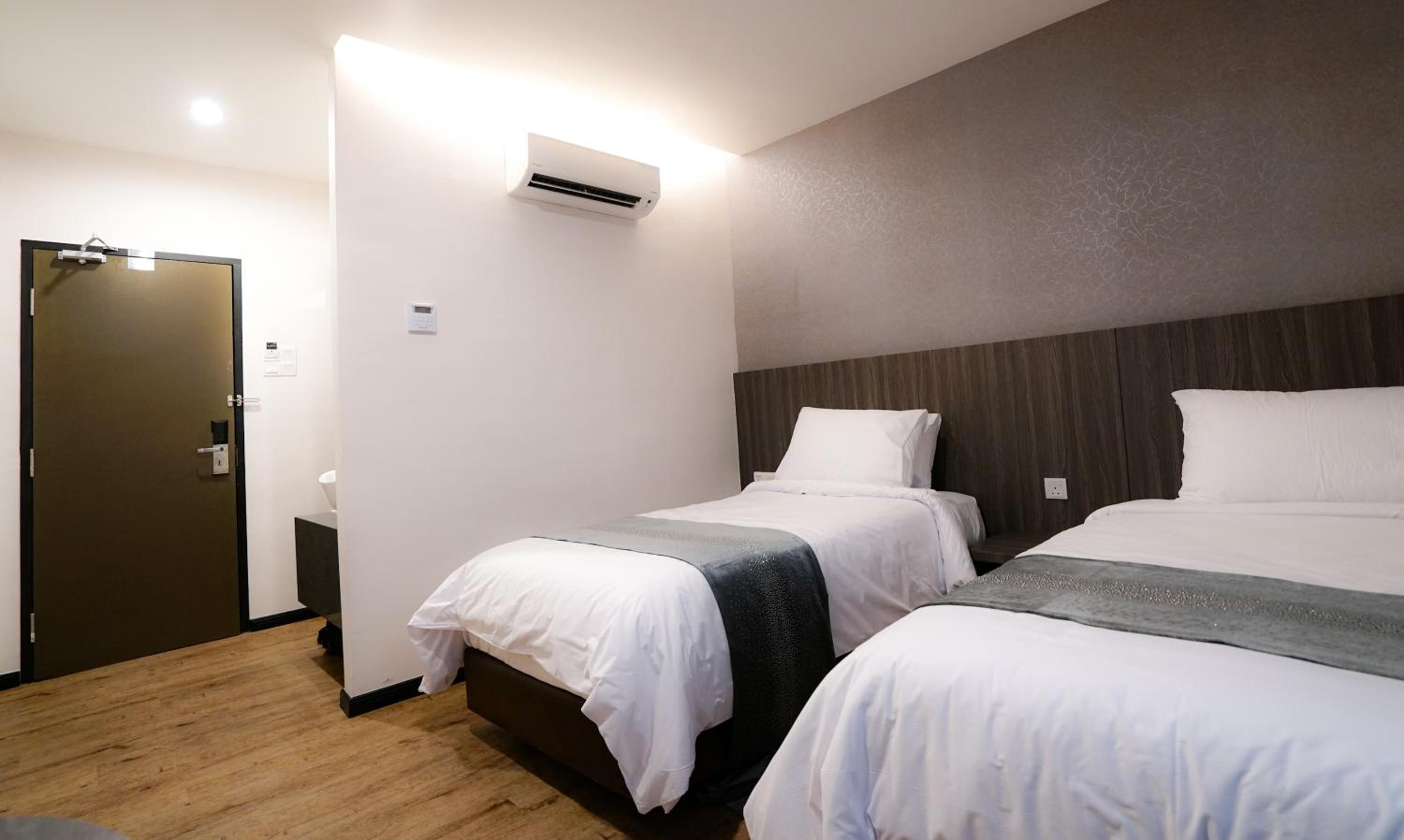 Deluxe Twin Room - Photo 2