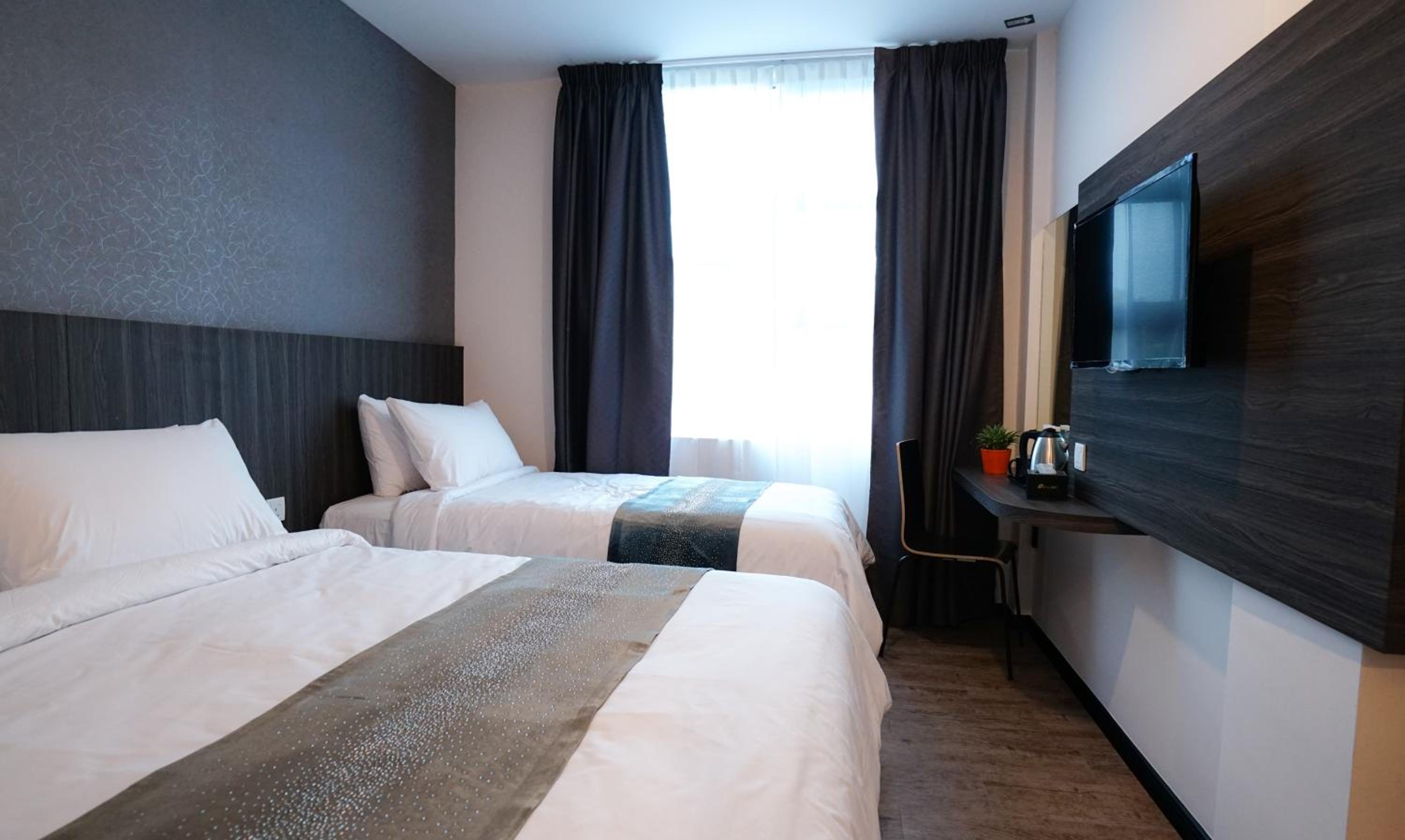 Deluxe Triple Room - Photo 2