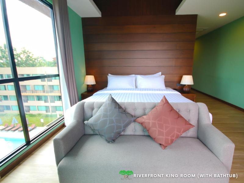 Junior Suite with Balcony - Photo 10