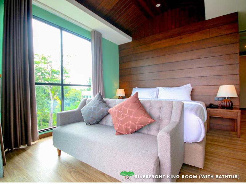 Junior Suite with Balcony - Photo 3