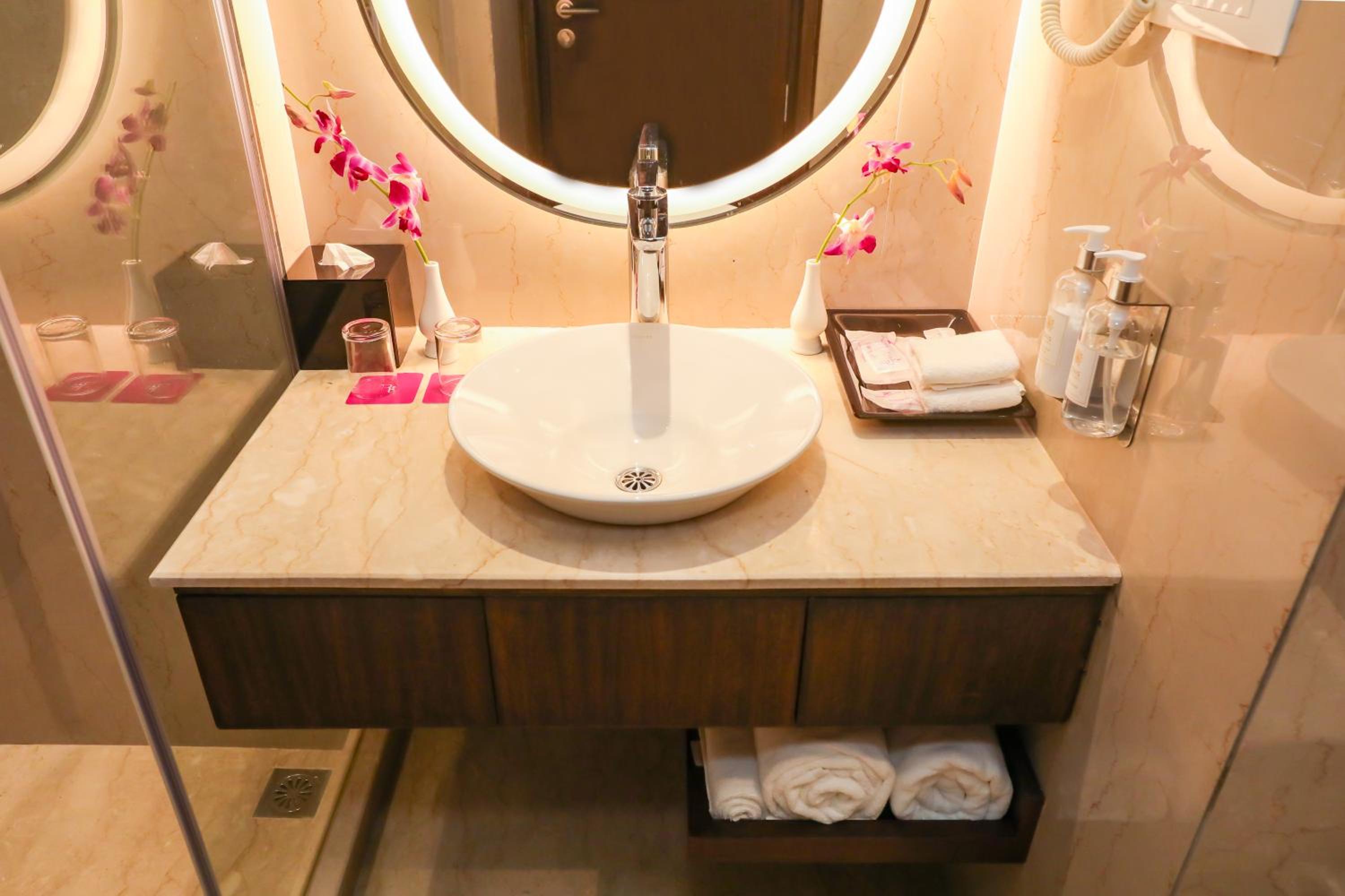 Suite - Photo 2