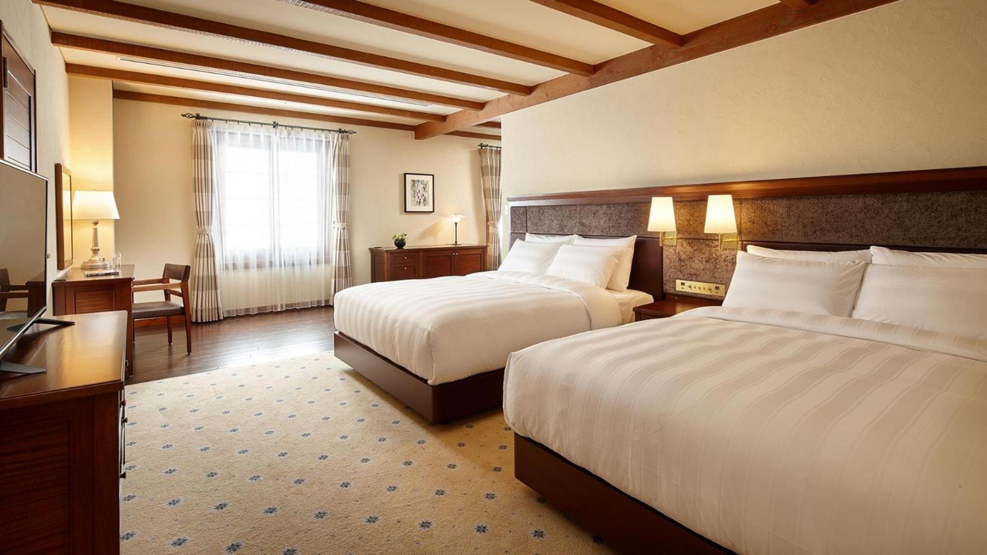 Deluxe Suite - Lodge Building (2 beds)