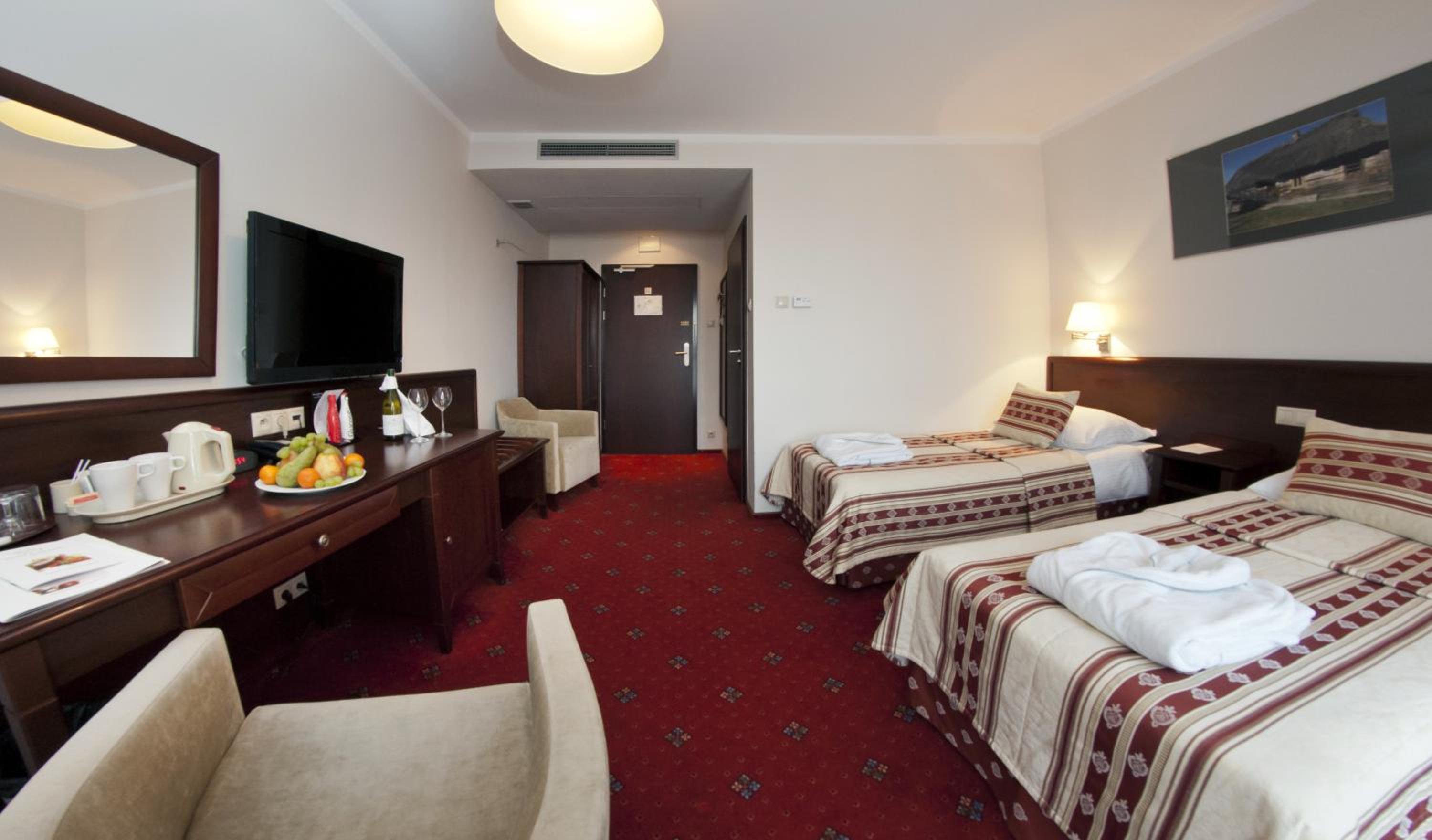 Standard Twin Room - Photo 2