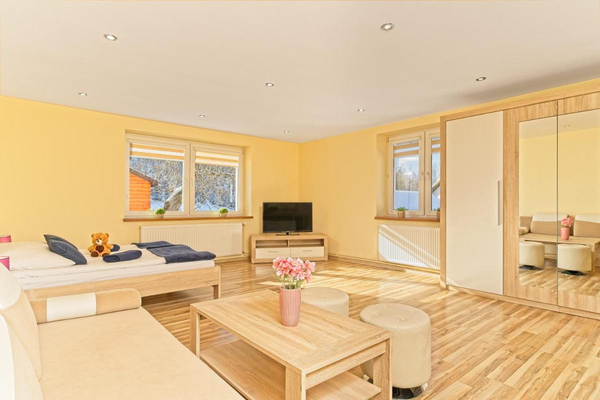 Quadruple Room with Mountain View photo 1