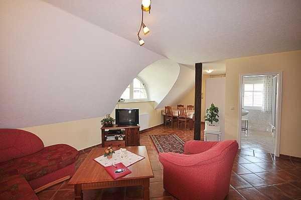 One-Bedroom Apartment with Lake View photo 1
