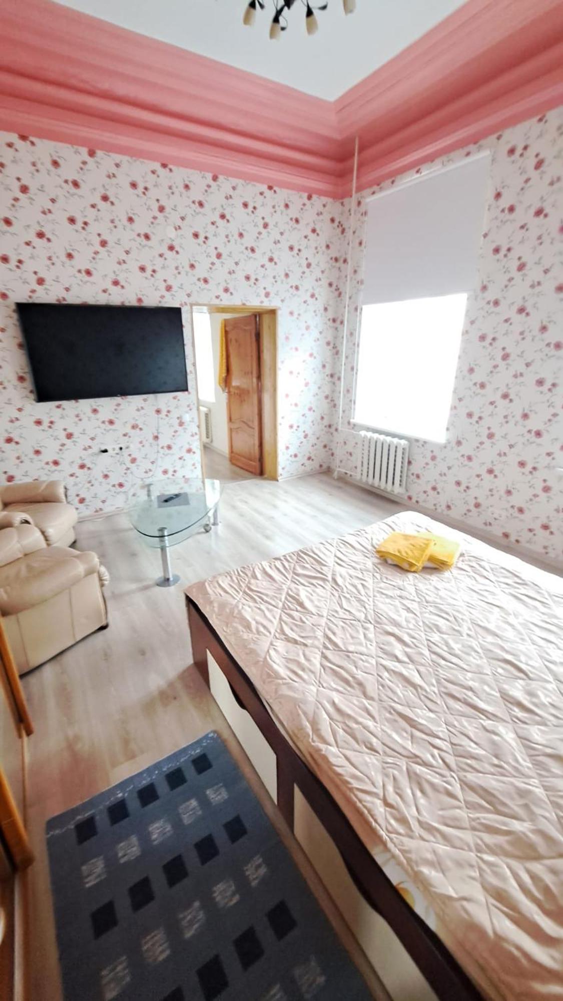 One-Bedroom Apartment - Photo 6