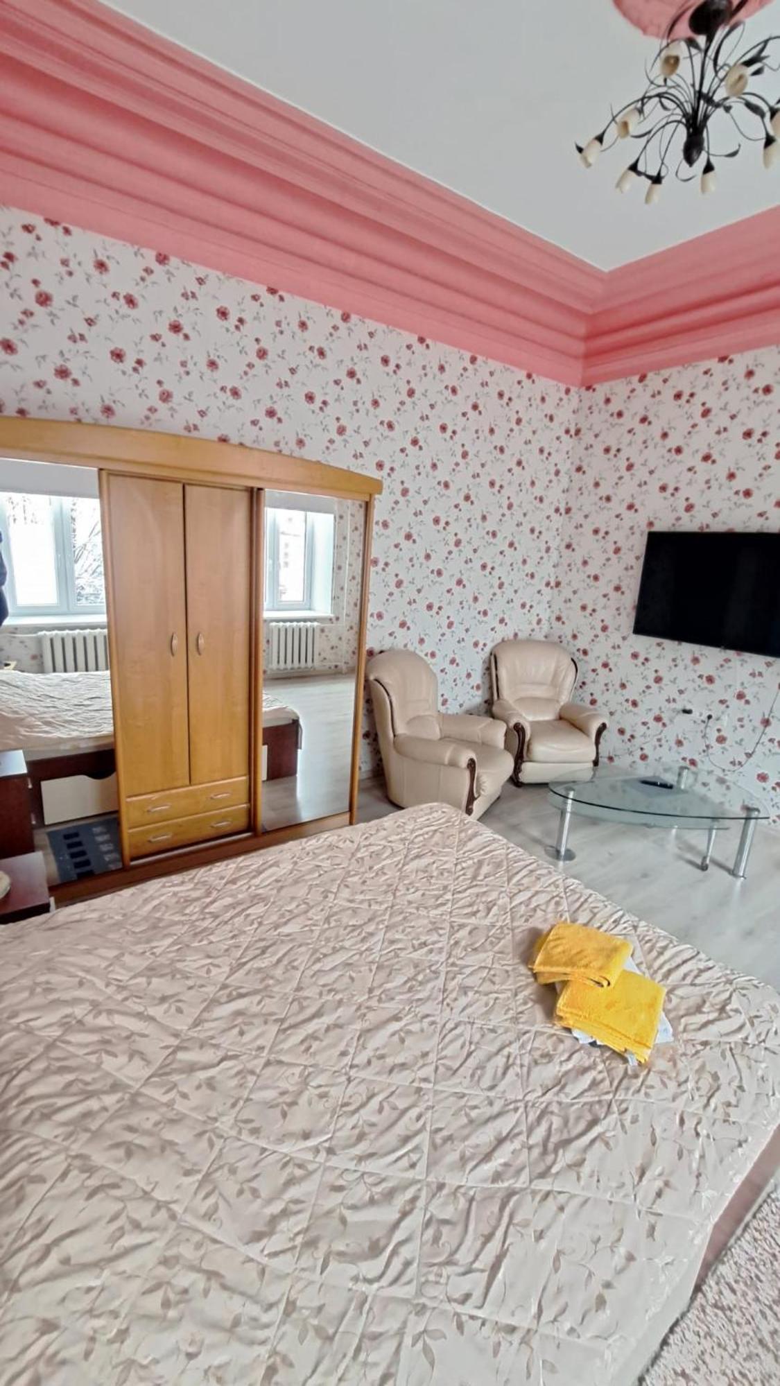 One-Bedroom Apartment - Photo 7