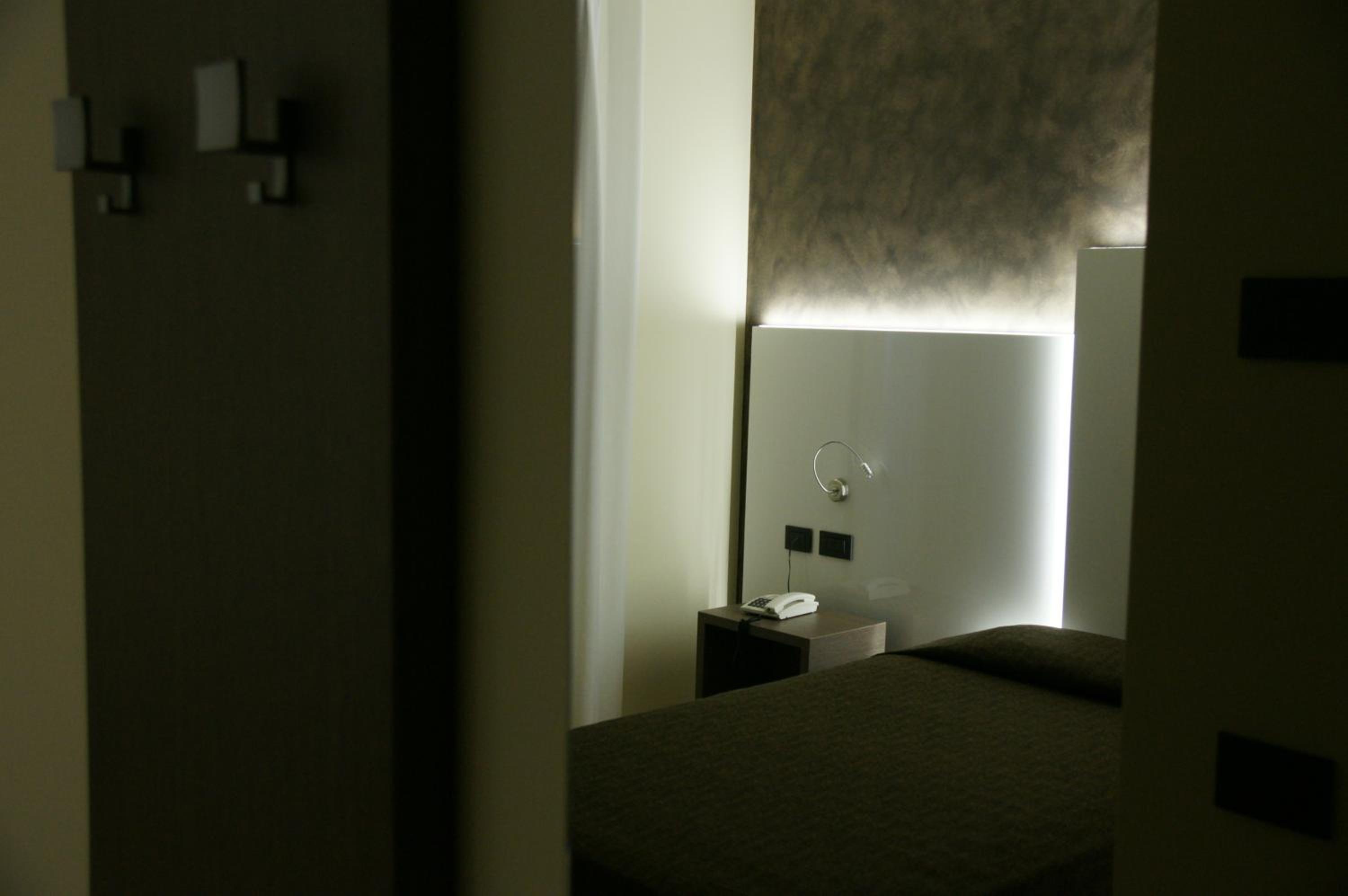 Single Room with Private Bathroom photo 1