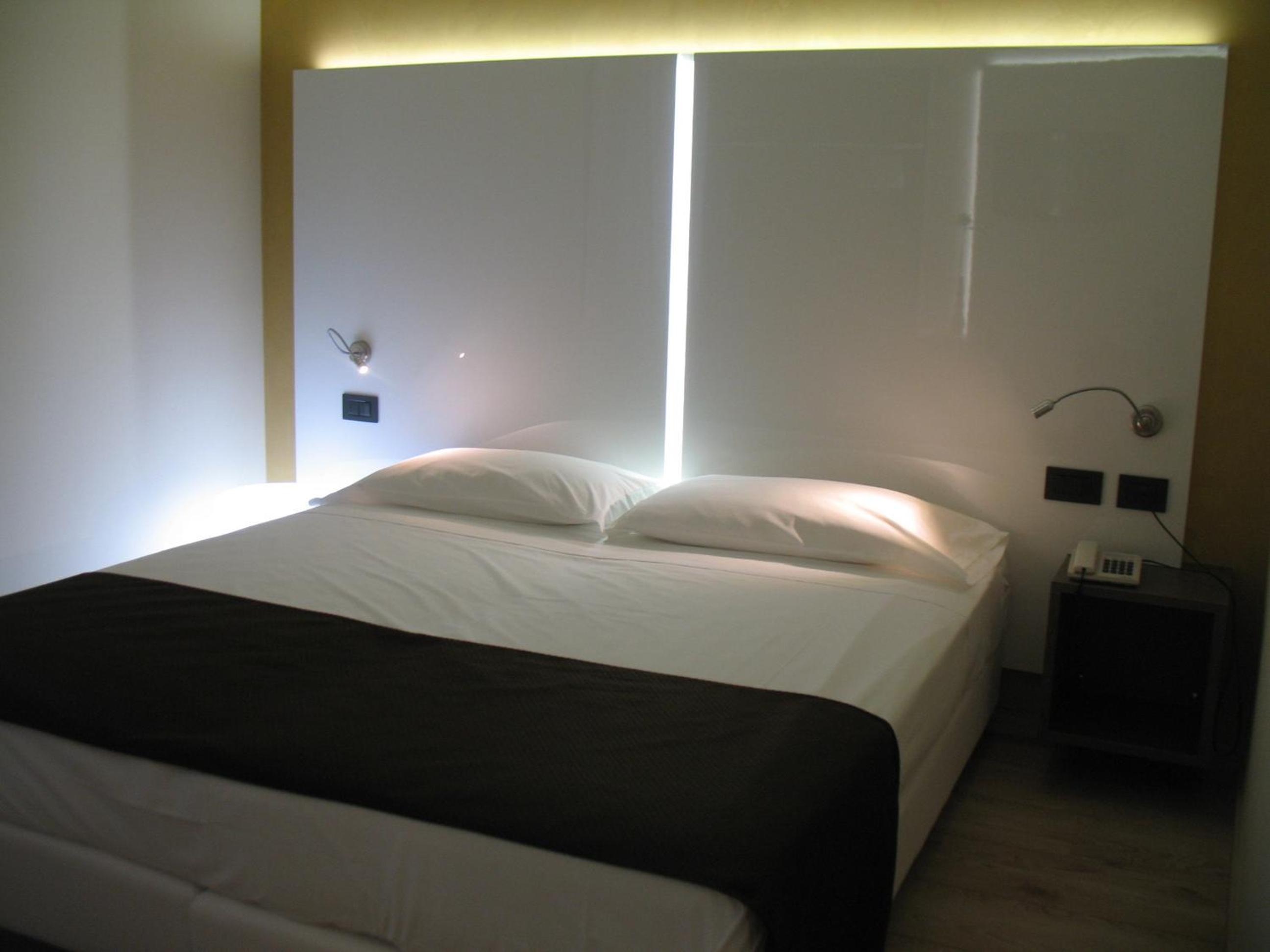 Double or Twin Room with Bathroom photo 1