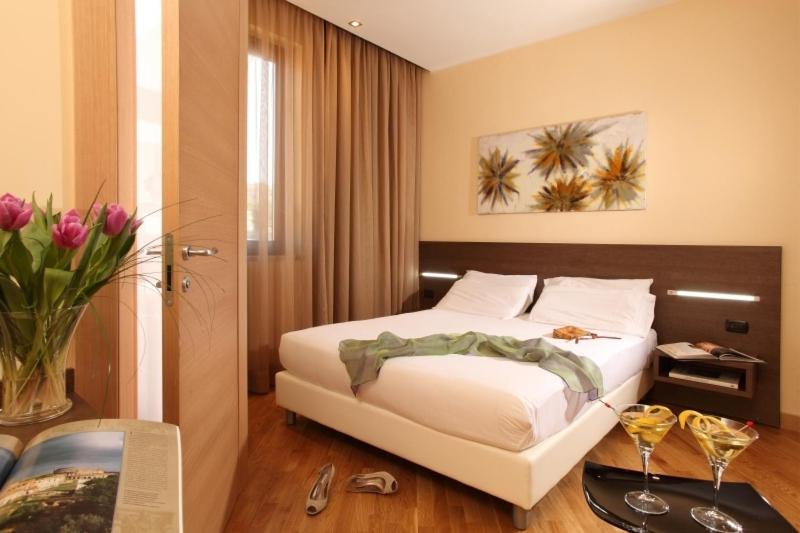 Double Room - Photo 2