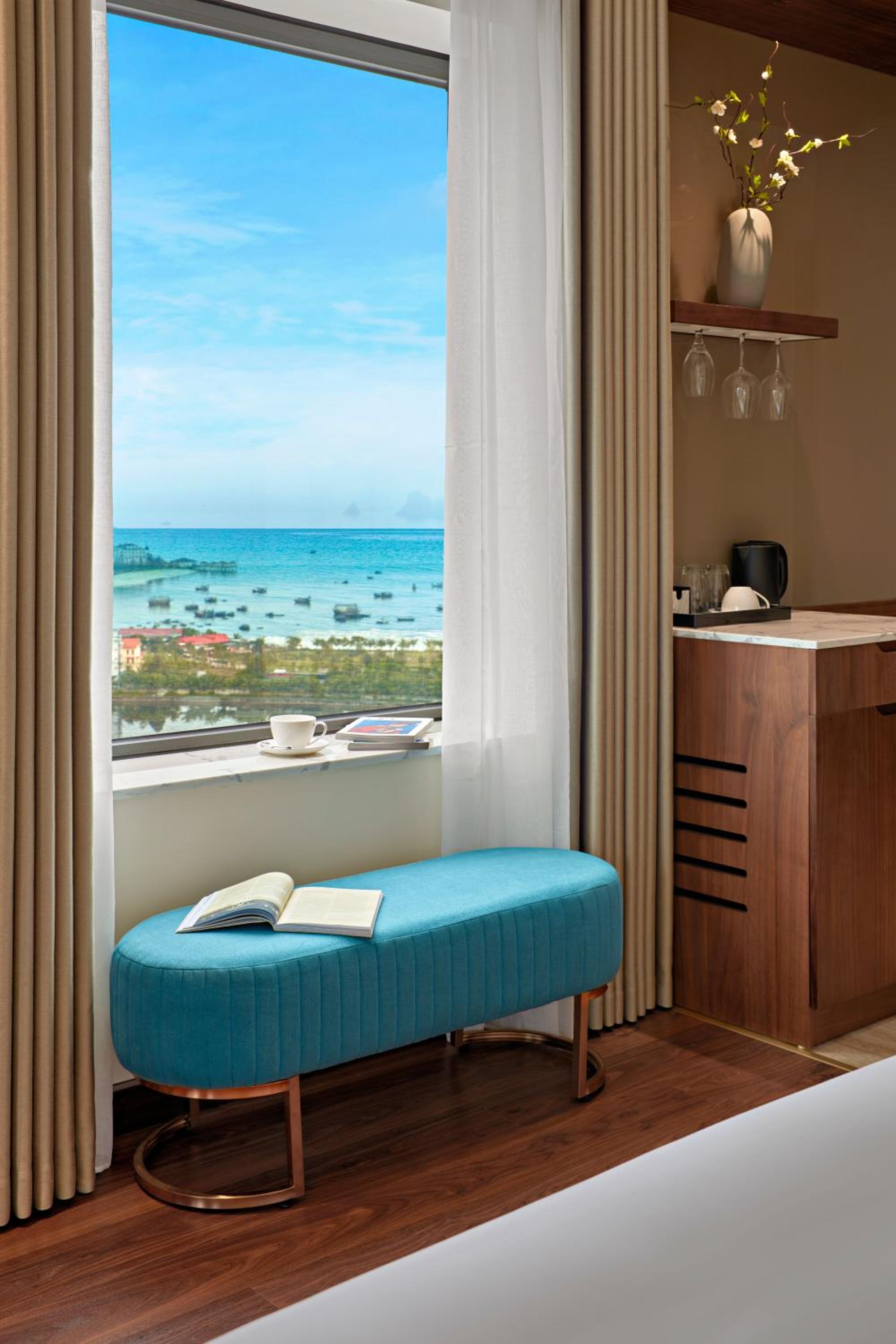  Premier Family Room with City View - Photo 2