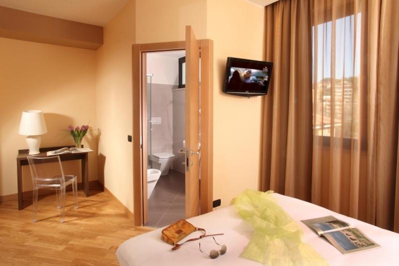 Double Room - Photo 3