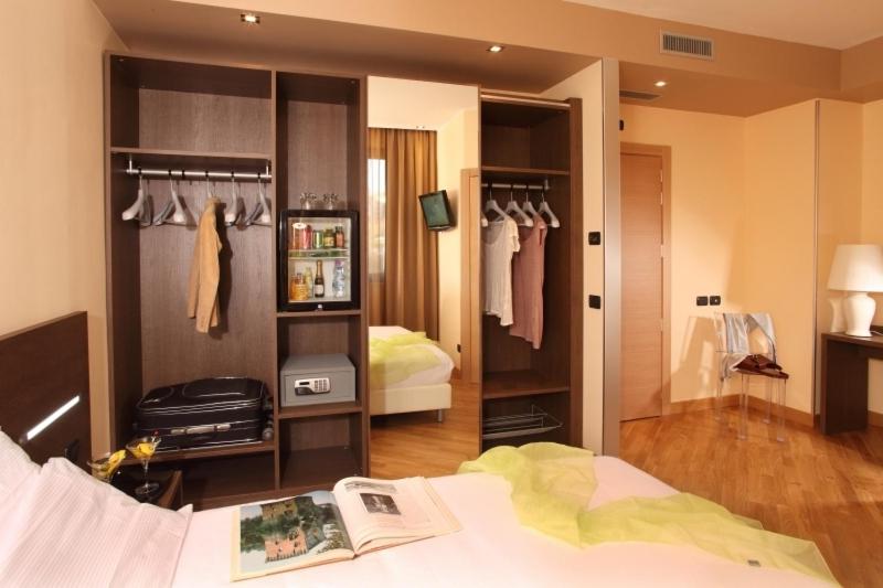 Double Room - Photo 4