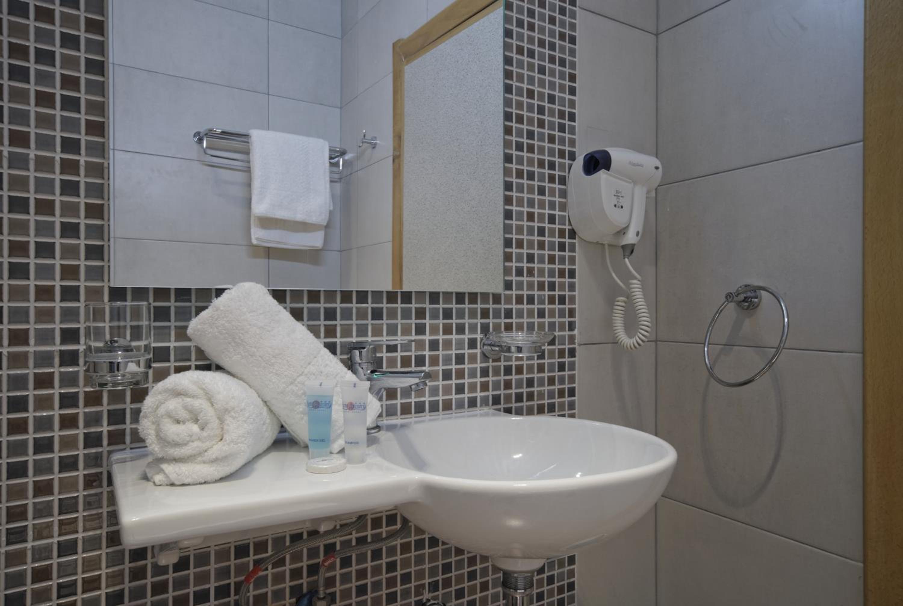 Studio (2 Adults)