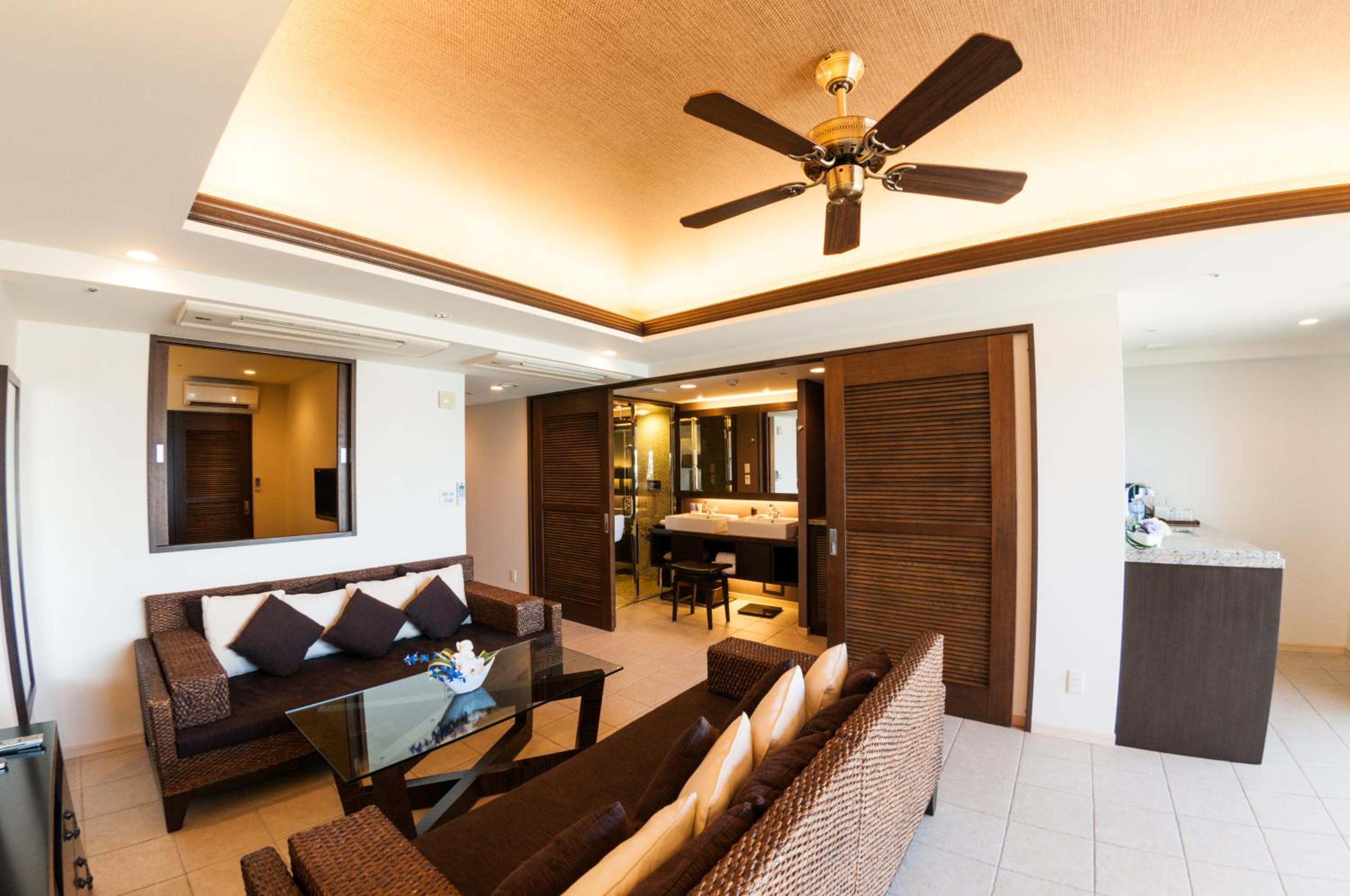 Suite with Sea View in Hotel Bldg - Photo 10