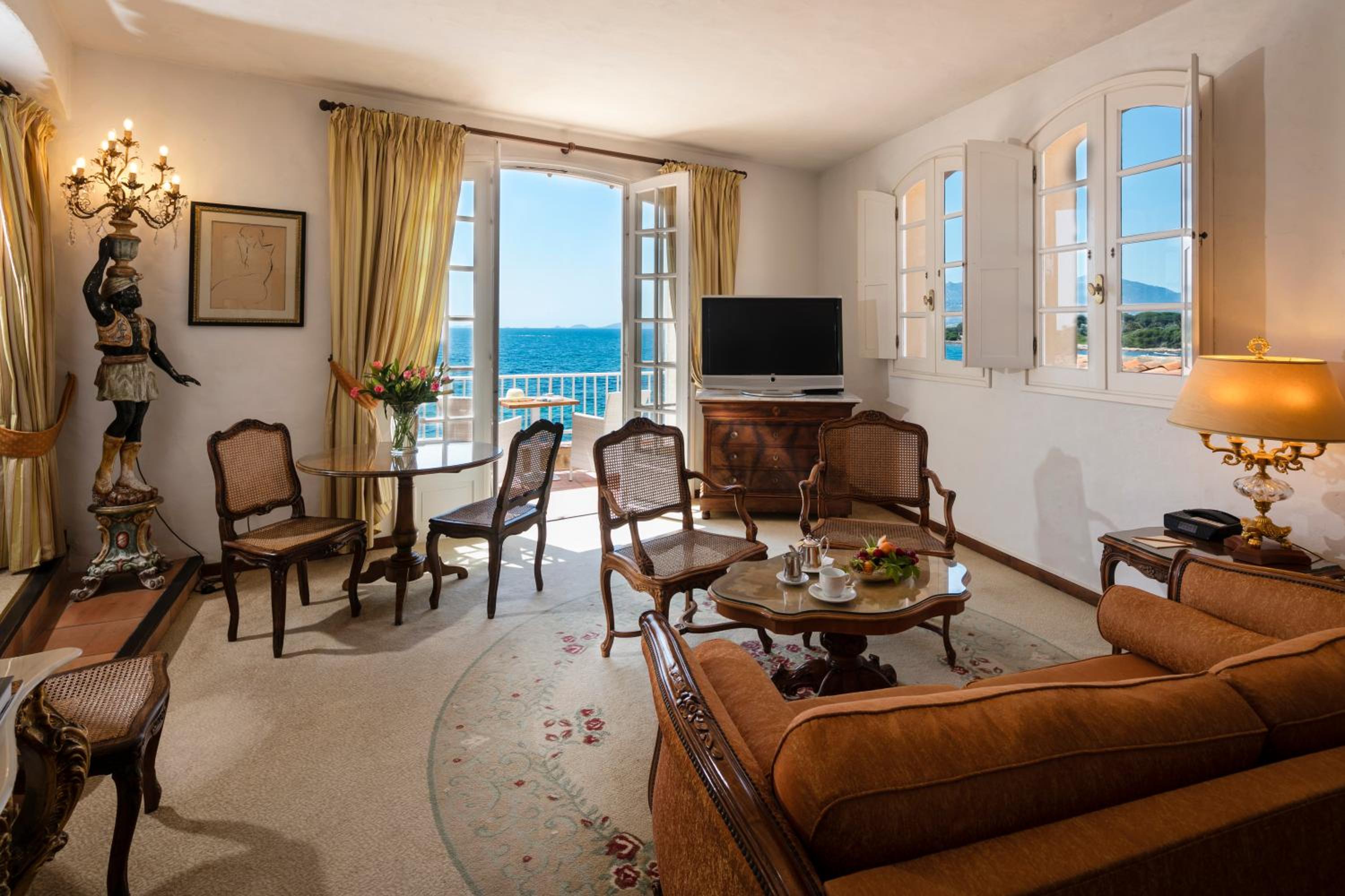 Deluxe Suite with Sea View photo 1